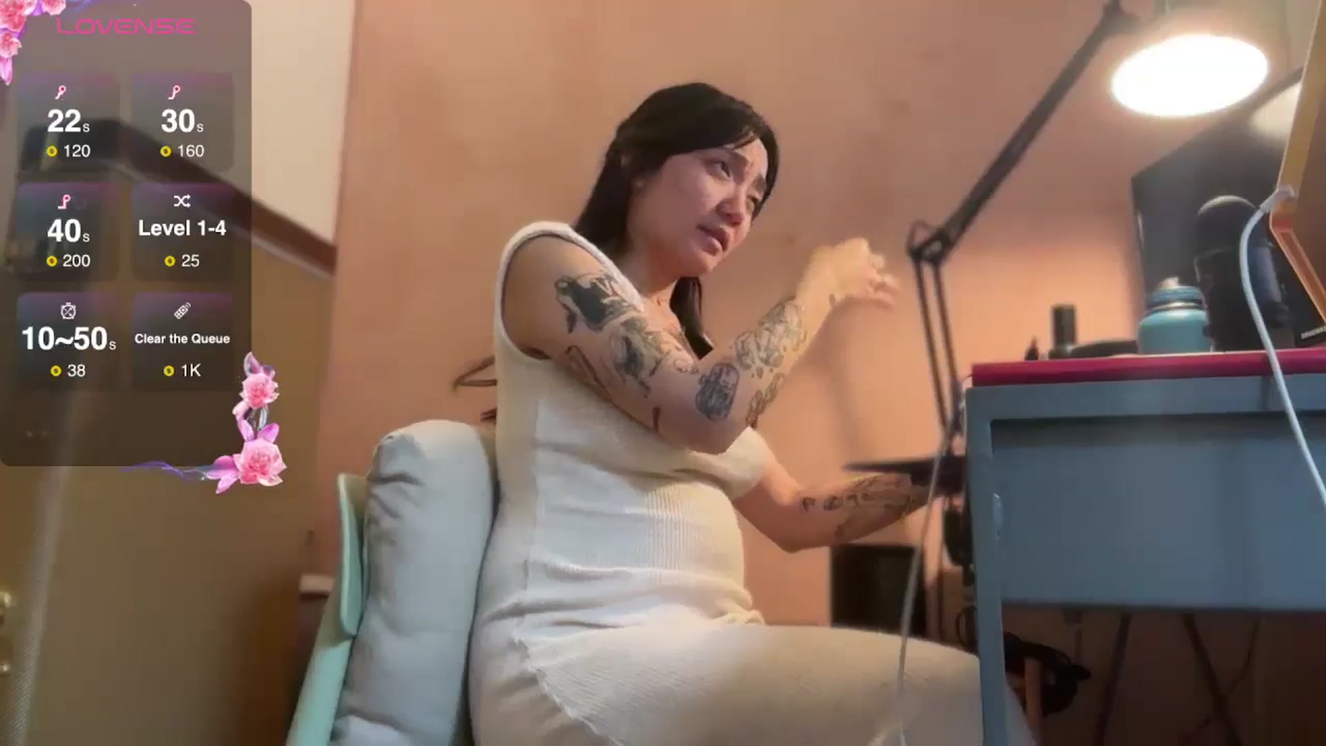 Gallery image thumbnail from luna_tsukiko's myfreecams stream on, 11/06/2024, 19:43 image 6 of 20