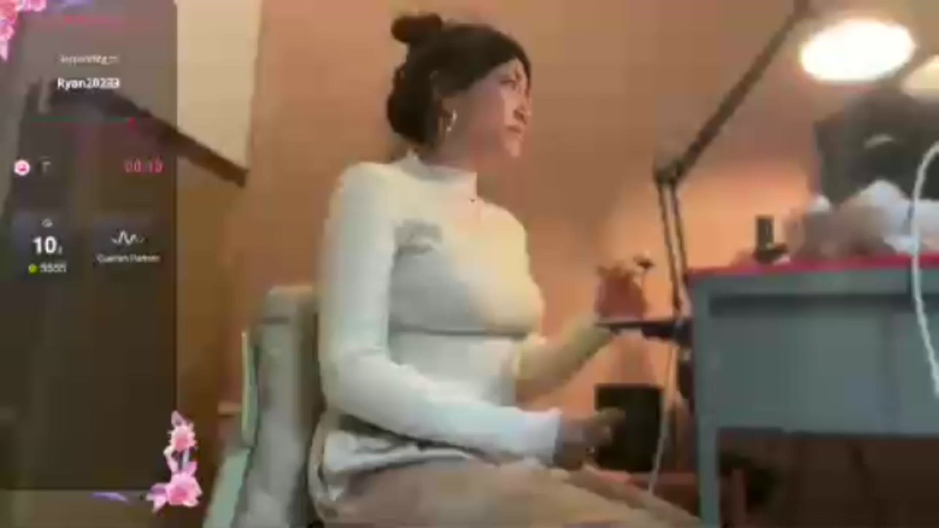 Gallery image thumbnail from luna_tsukiko's myfreecams stream on, 11/07/2024, 19:23 image 19 of 20