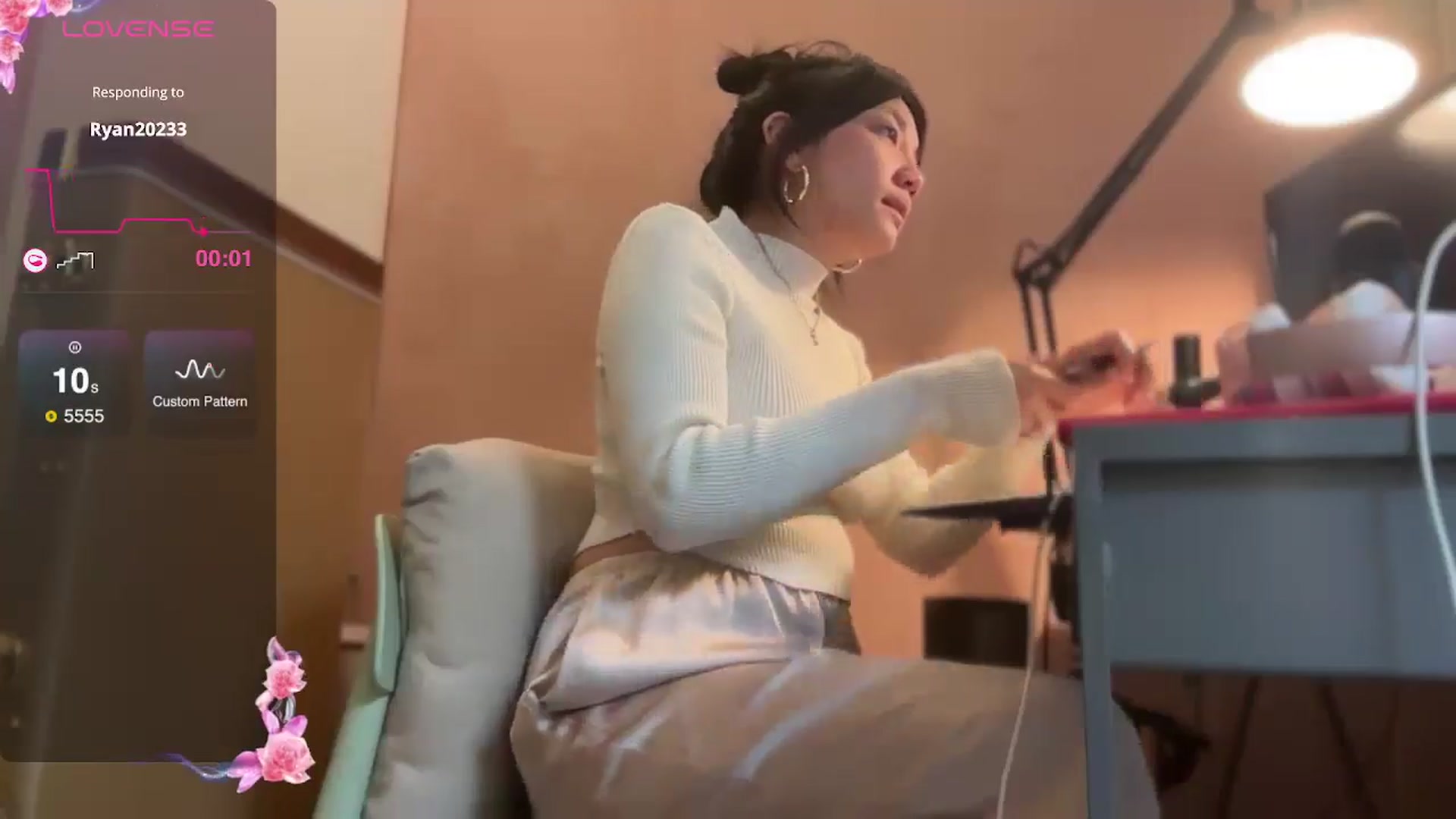 Gallery image thumbnail from luna_tsukiko's myfreecams stream on, 11/07/2024, 19:37 image 11 of 20