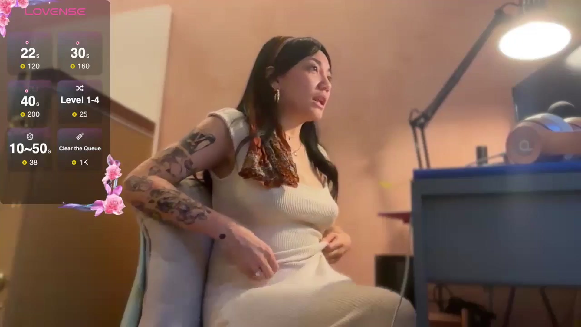 Gallery image thumbnail from luna_tsukiko's myfreecams stream on, 11/08/2024, 16:03 image 11 of 20