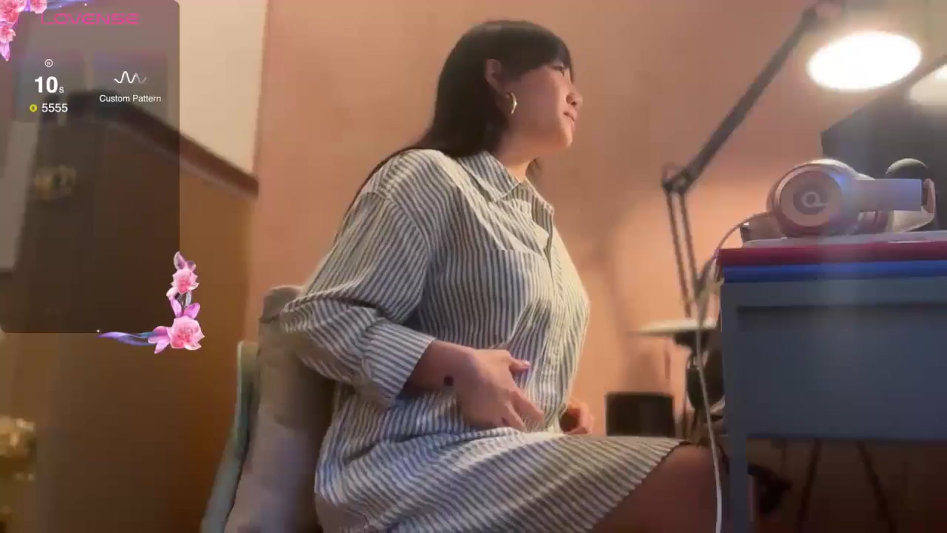 Gallery image thumbnail from luna_tsukiko's myfreecams stream on, 11/09/2024, 17:02 image 1 of 20