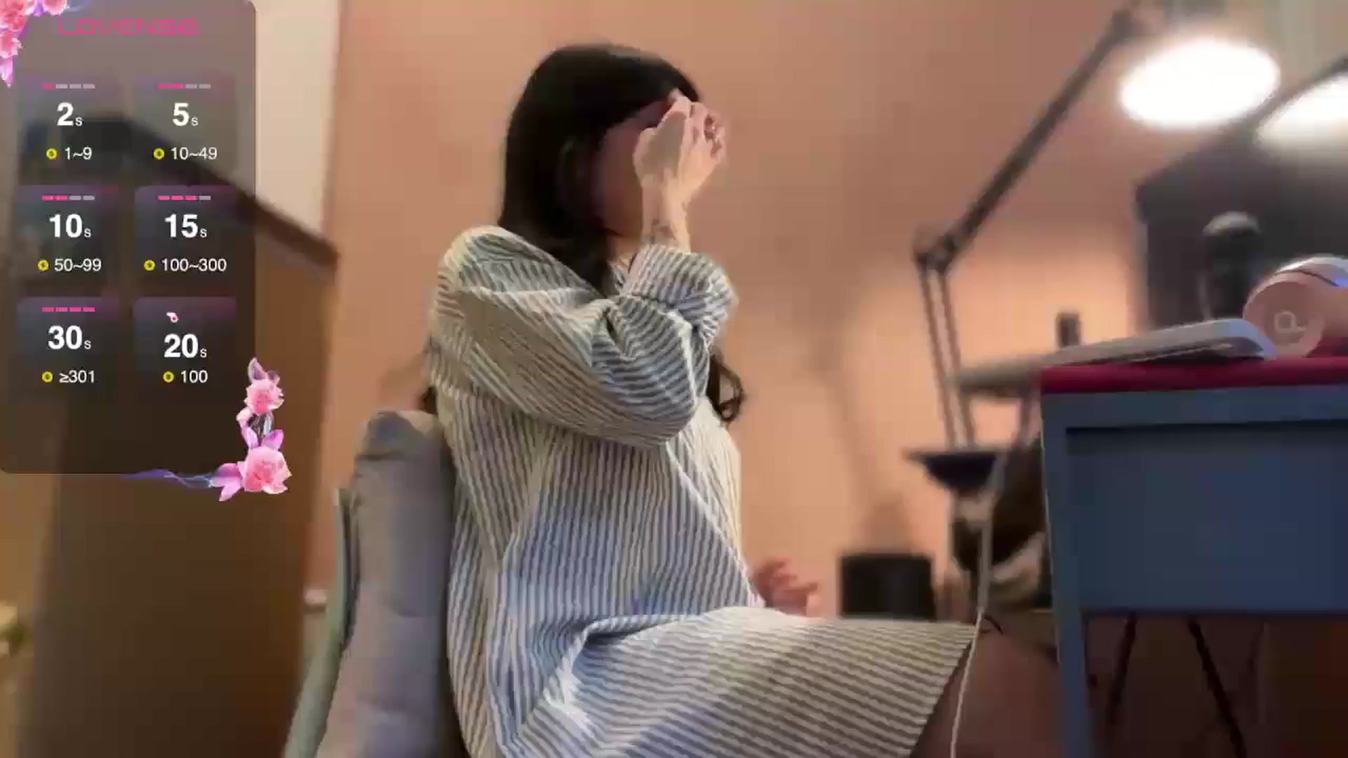 Gallery image thumbnail from luna_tsukiko's myfreecams stream on, 11/11/2024, 15:26 image 15 of 20