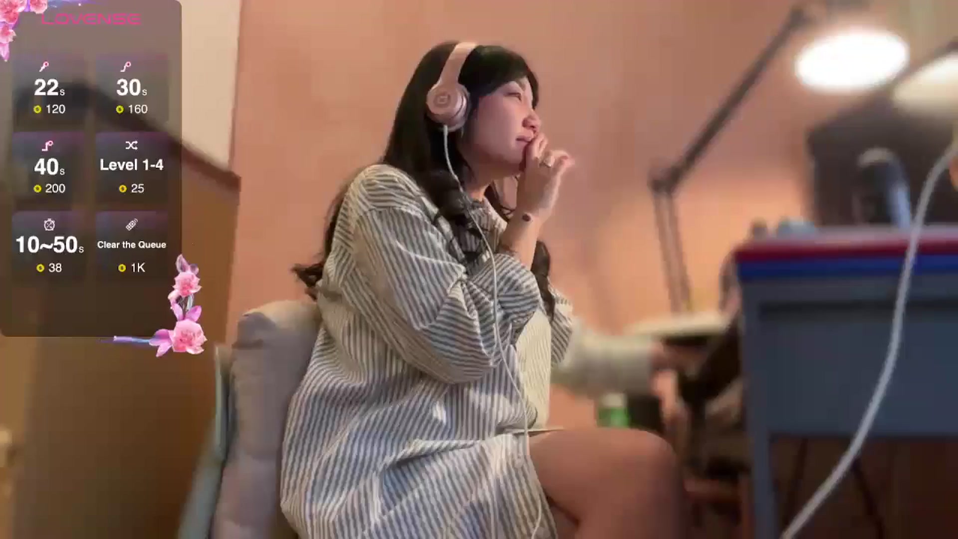 Gallery image thumbnail from luna_tsukiko's myfreecams stream on, 11/11/2024, 17:53 image 7 of 20