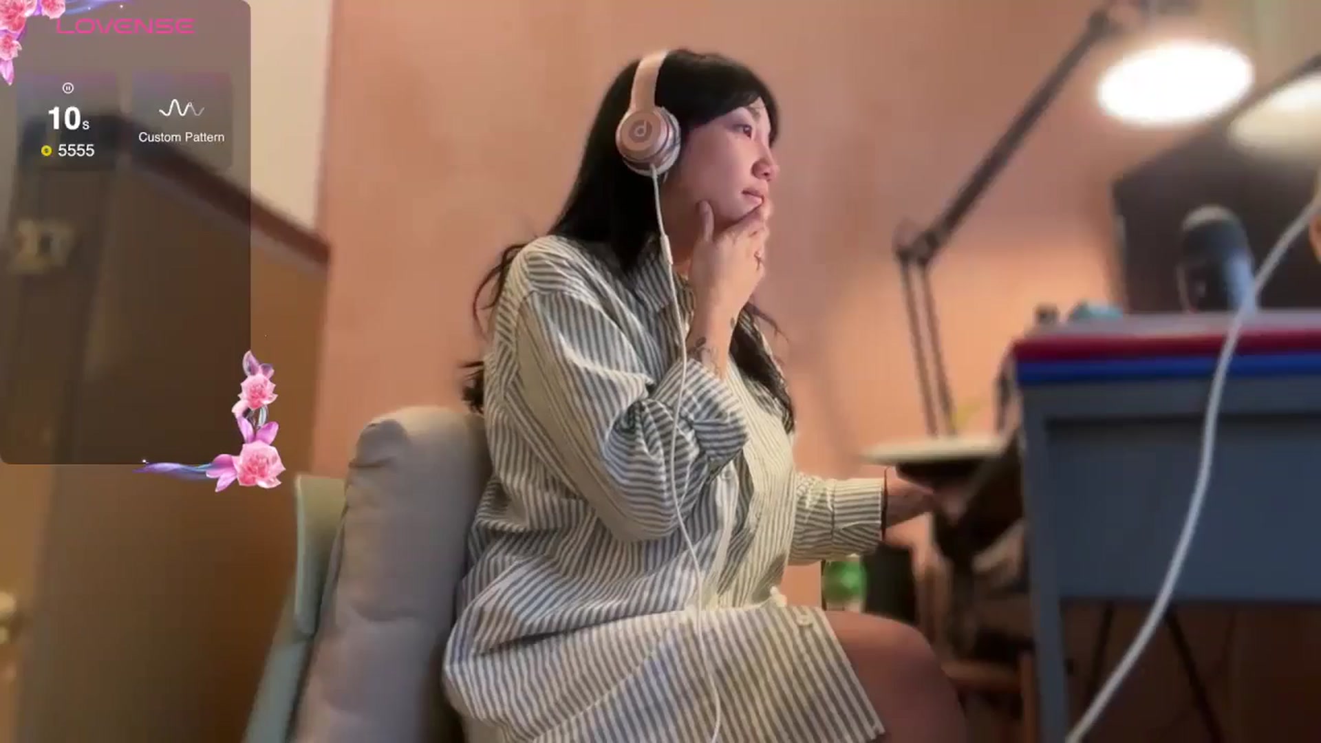 Gallery image thumbnail from luna_tsukiko's myfreecams stream on, 11/11/2024, 17:53 image 16 of 20