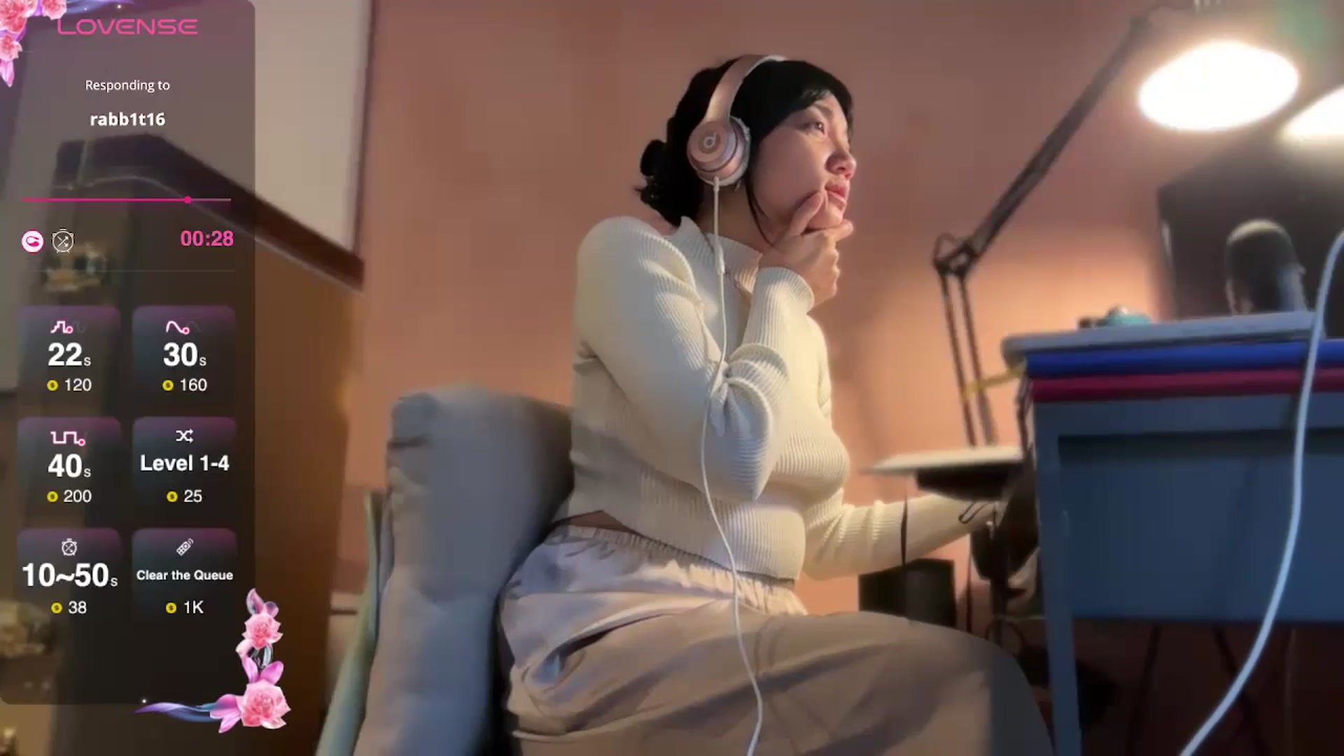 Gallery image thumbnail from luna_tsukiko's myfreecams stream on, 11/12/2024, 16:29 image 7 of 20