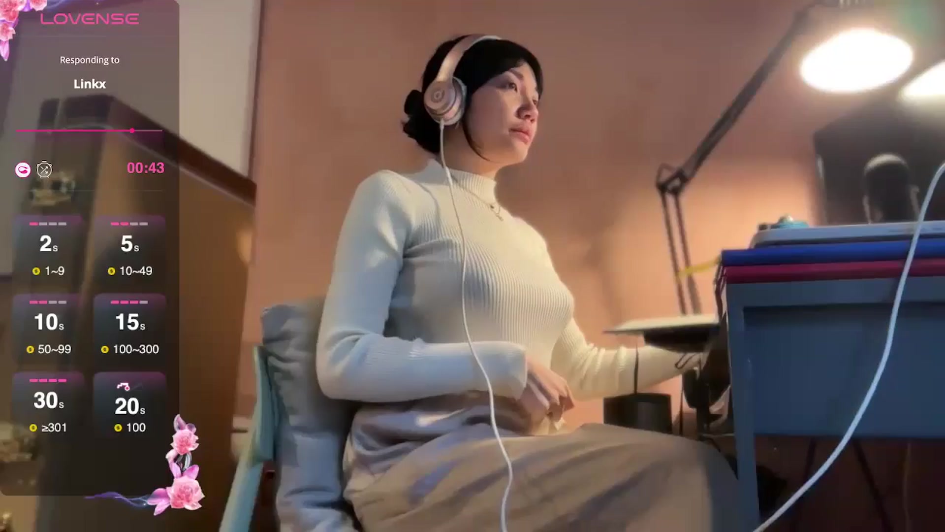 Gallery image thumbnail from luna_tsukiko's myfreecams stream on, 11/12/2024, 16:29 image 17 of 20