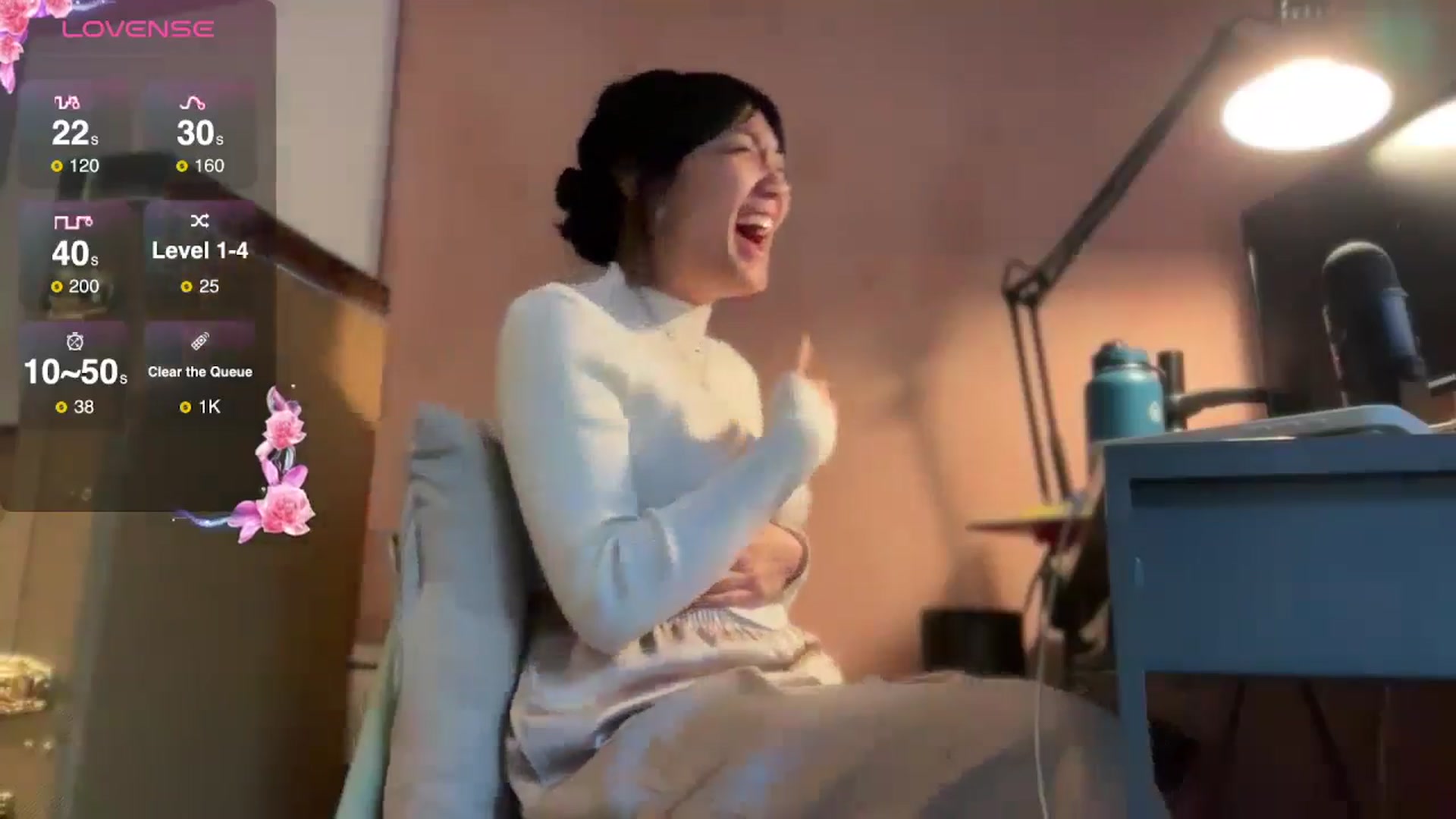Gallery image thumbnail from luna_tsukiko's myfreecams stream on, 11/12/2024, 19:24 image 10 of 20