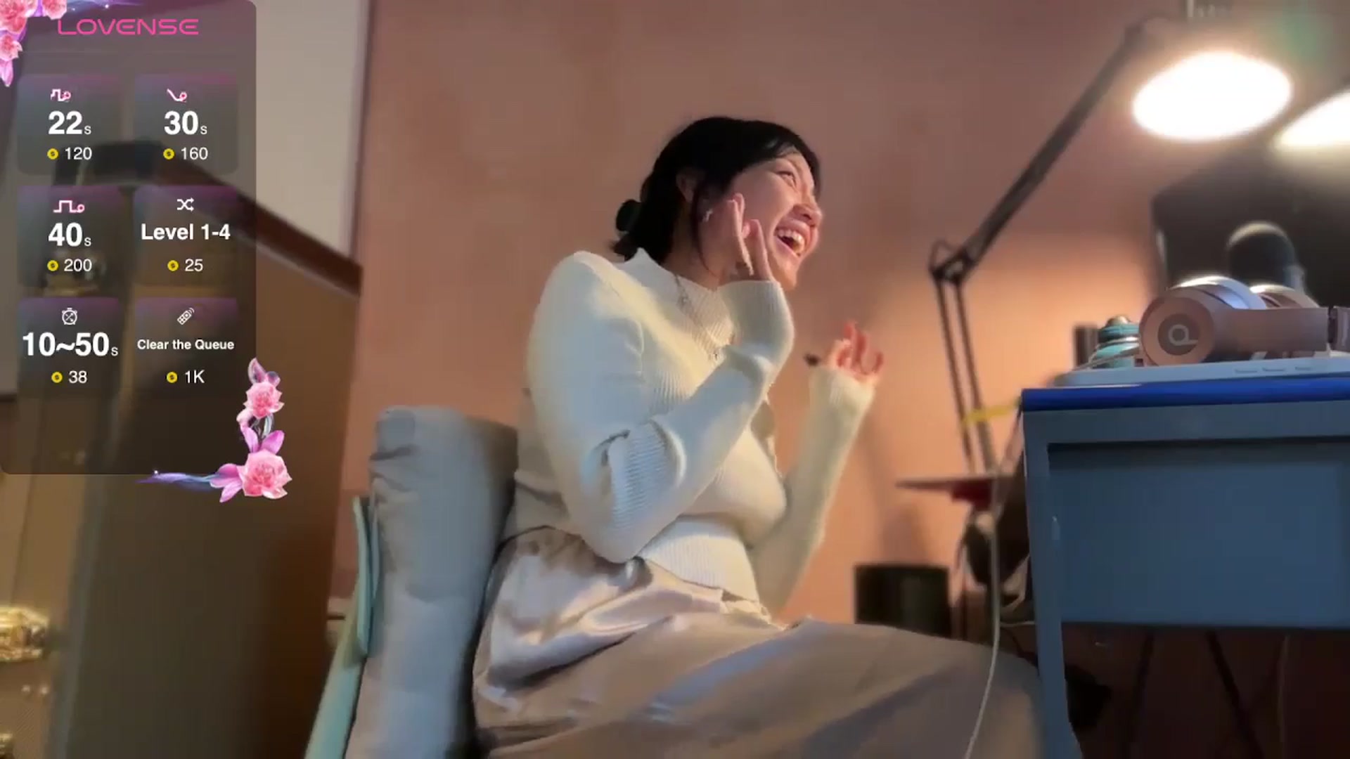 Gallery image thumbnail from luna_tsukiko's myfreecams stream on, 11/12/2024, 19:24 image 4 of 20