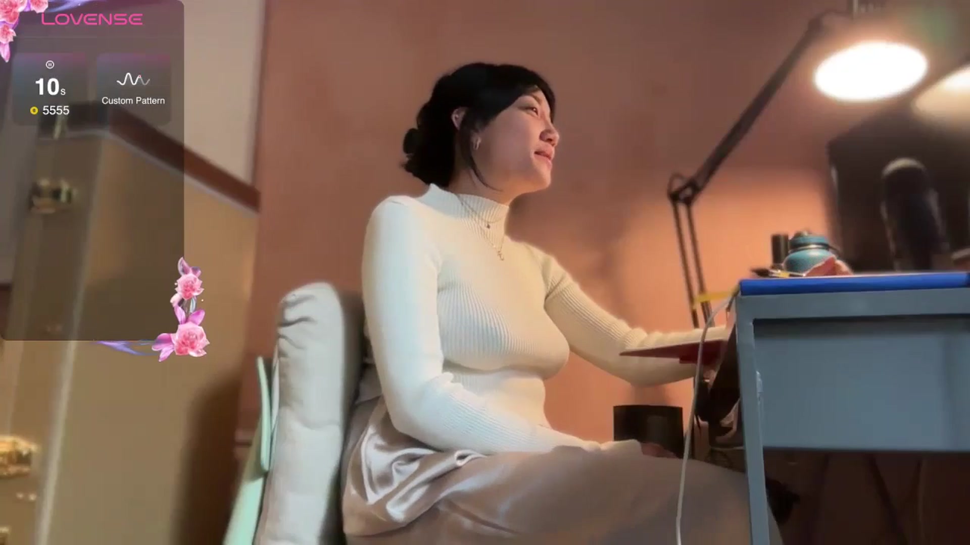 Gallery image thumbnail from luna_tsukiko's myfreecams stream on, 11/12/2024, 20:24 image 7 of 20