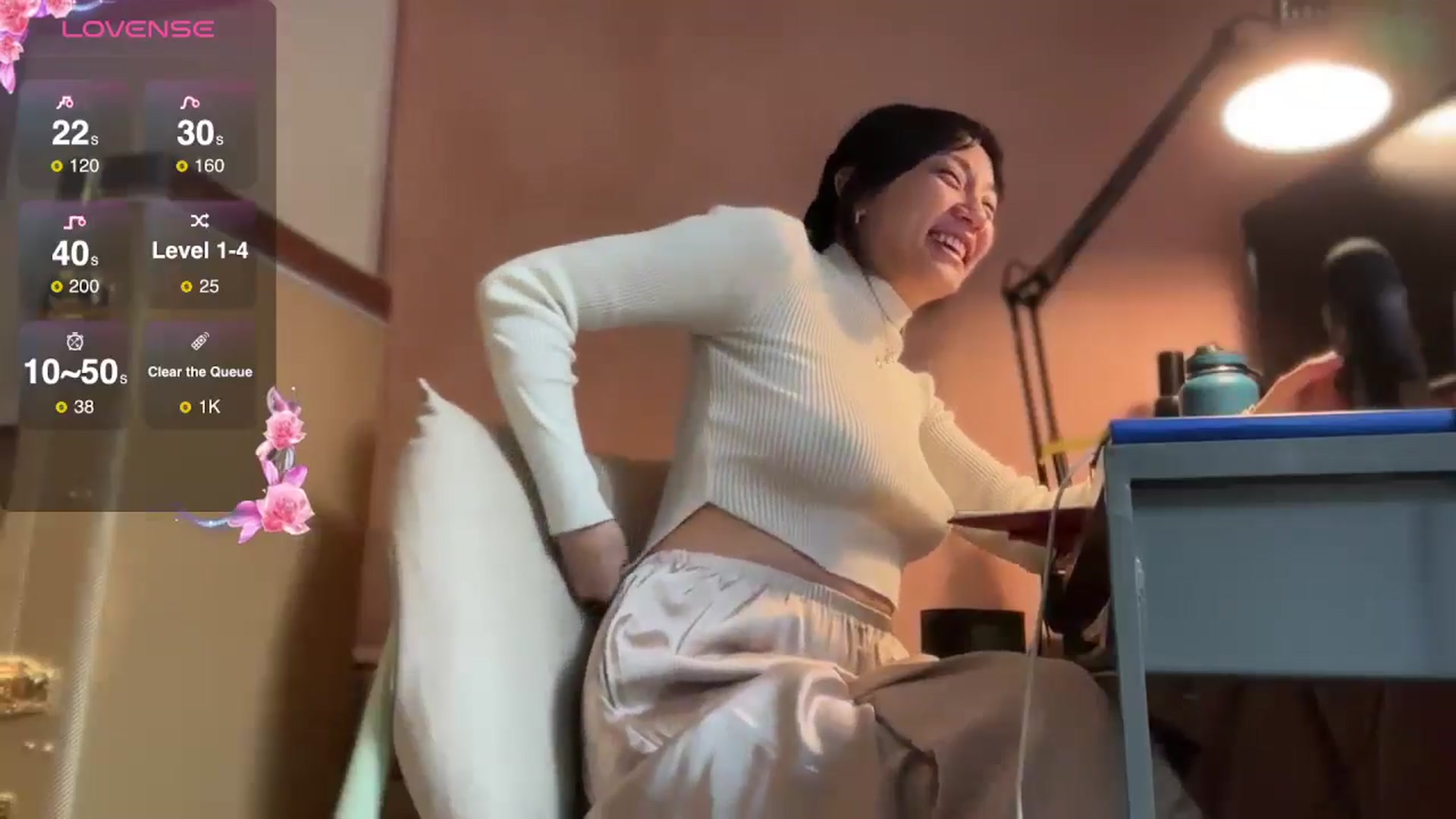 Gallery image thumbnail from luna_tsukiko's myfreecams stream on, 11/12/2024, 20:24 image 17 of 20