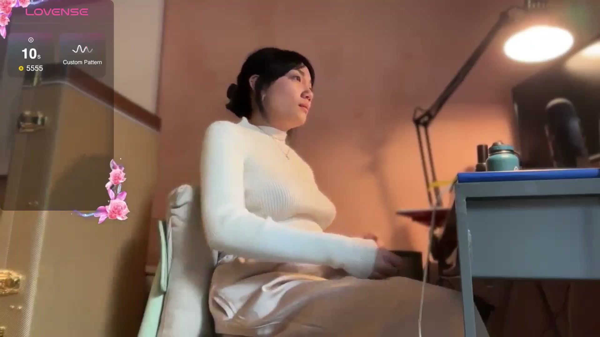 Gallery image thumbnail from luna_tsukiko's myfreecams stream on, 11/12/2024, 20:24 image 12 of 20