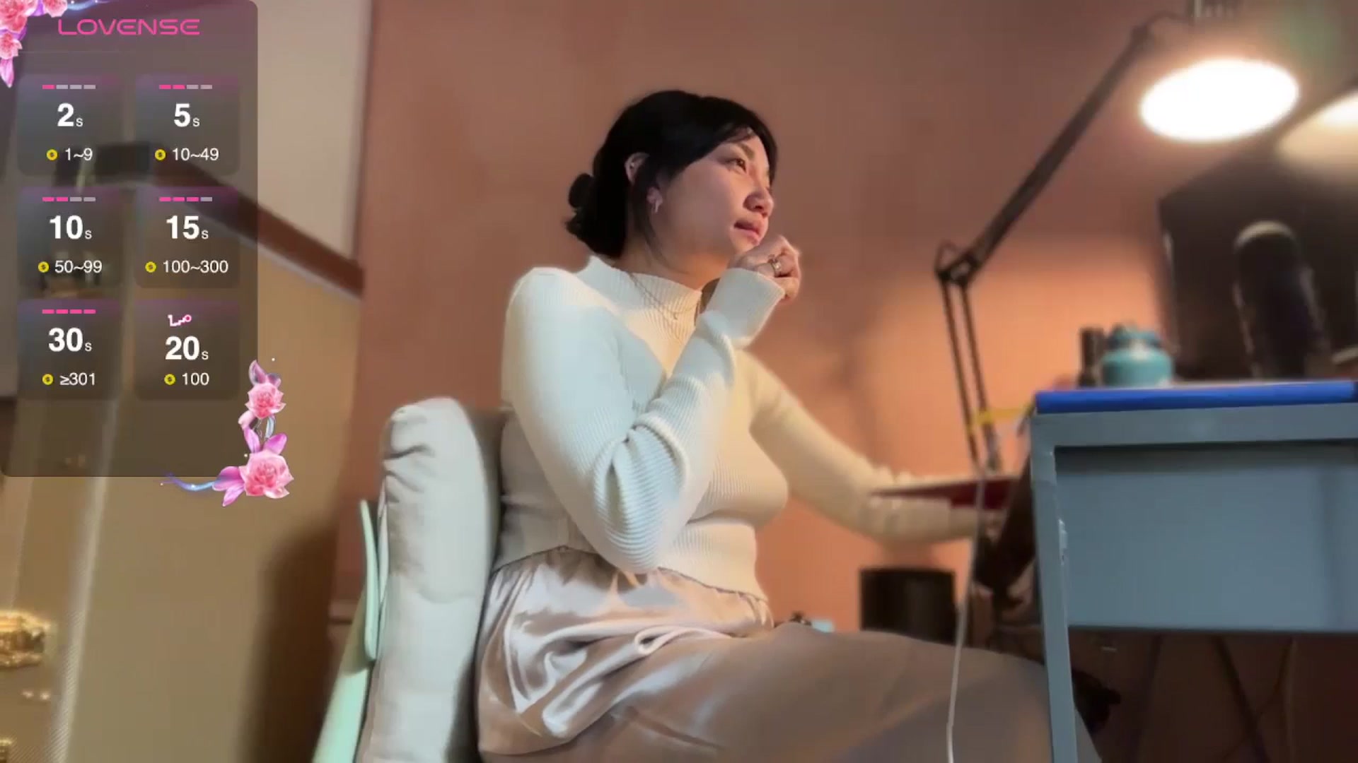 Gallery image thumbnail from luna_tsukiko's myfreecams stream on, 11/12/2024, 20:24 image 8 of 20