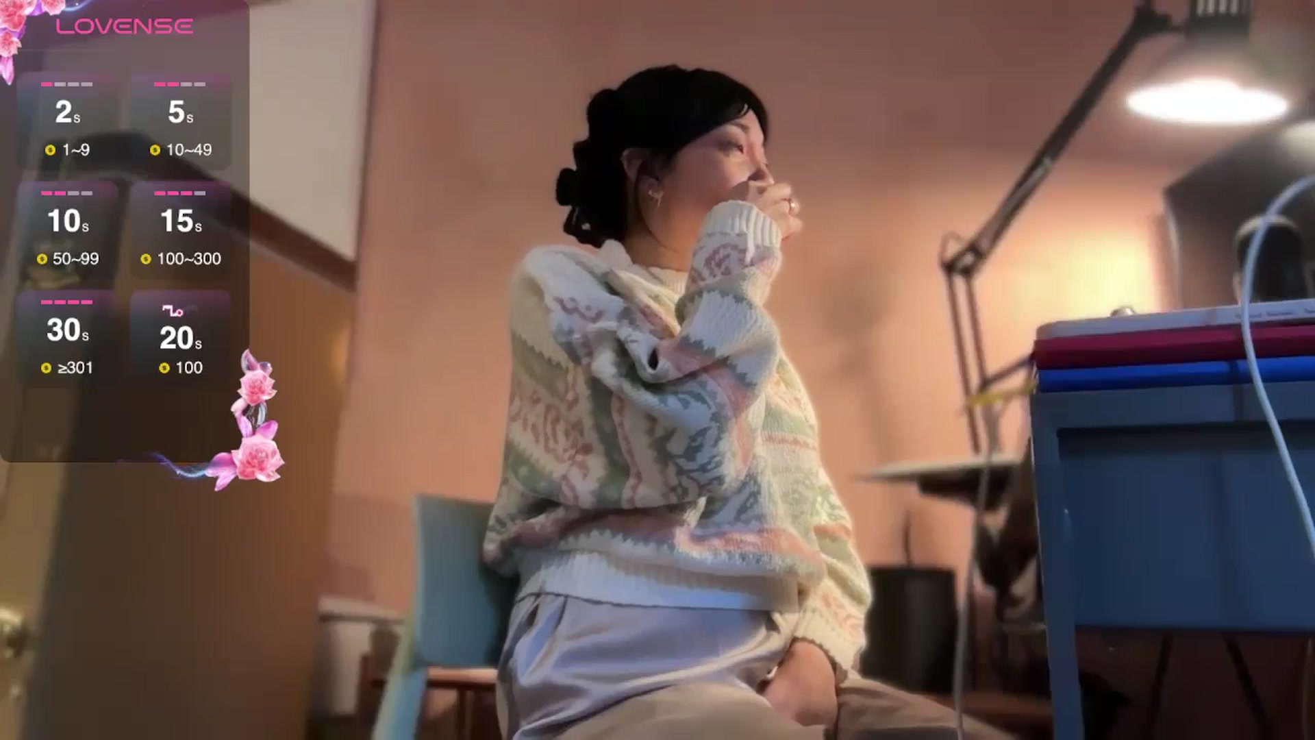 Gallery image thumbnail from luna_tsukiko's myfreecams stream on, 11/13/2024, 14:40 image 14 of 20