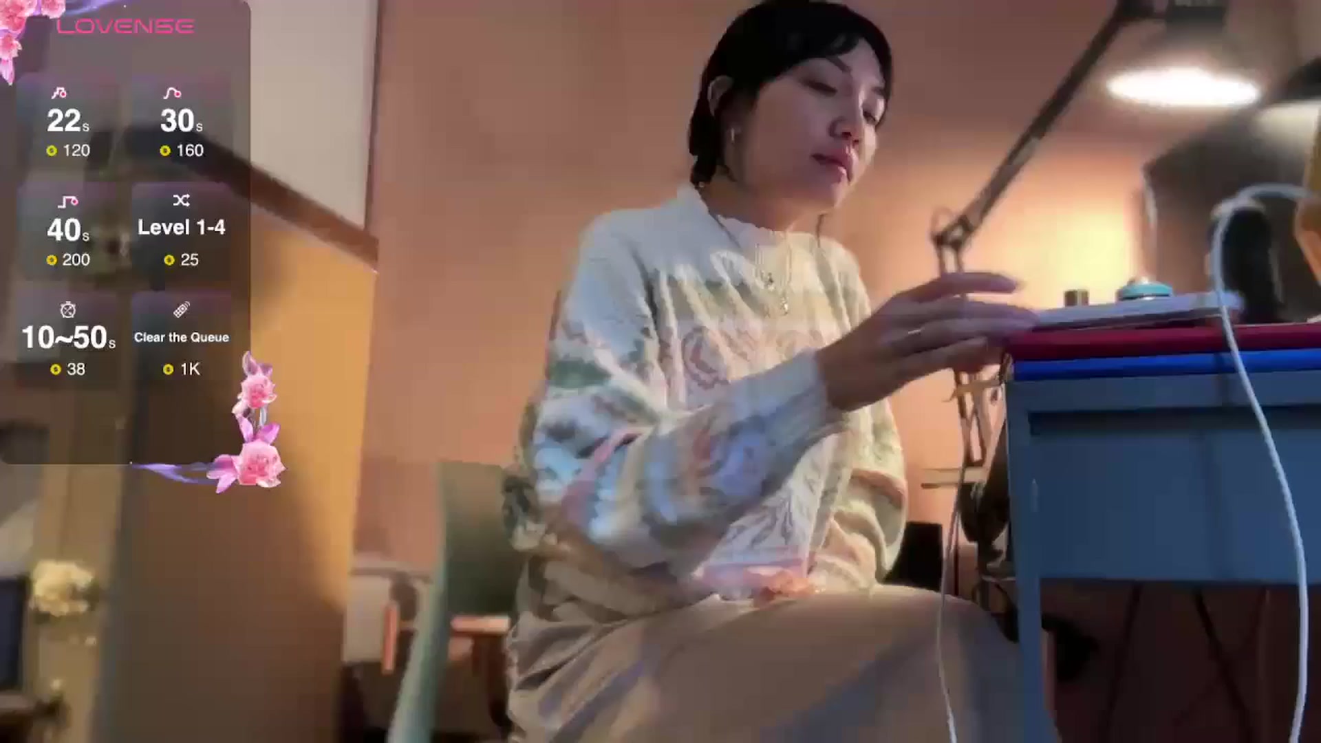 Gallery image thumbnail from luna_tsukiko's myfreecams stream on, 11/13/2024, 16:20 image 4 of 20