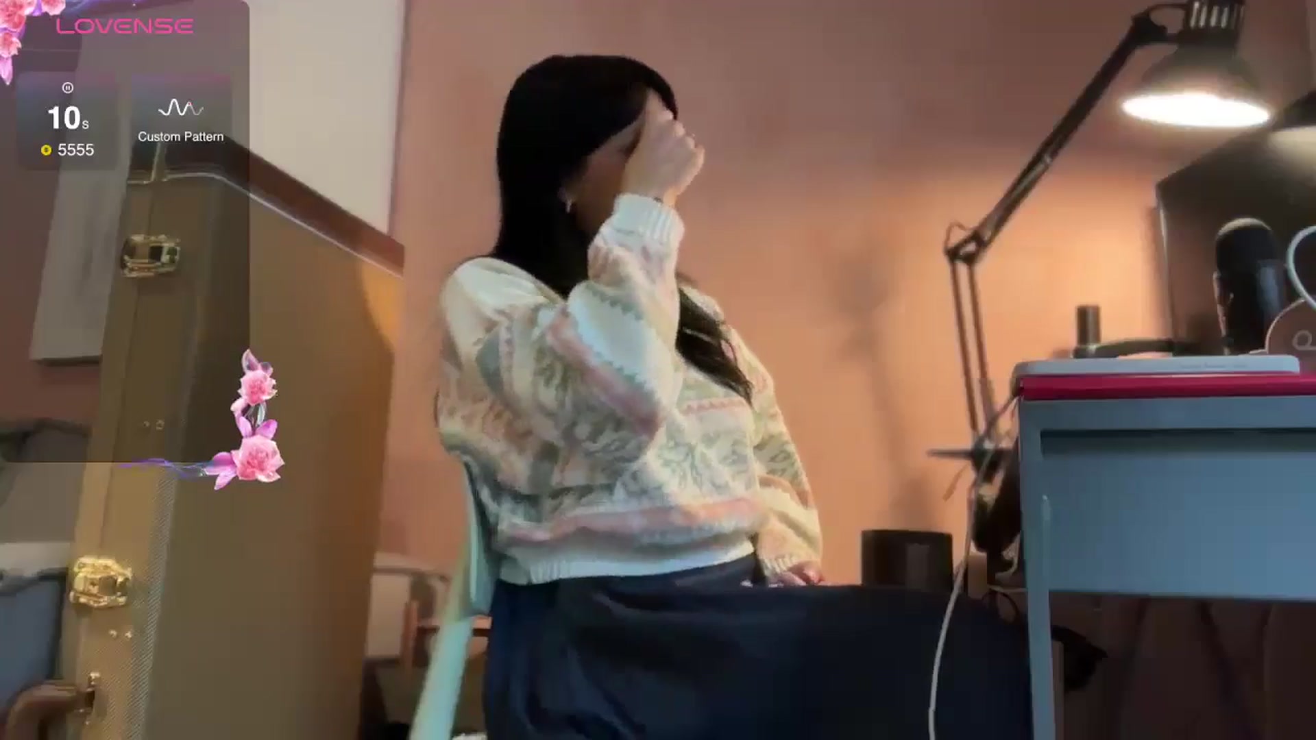 Gallery image thumbnail from luna_tsukiko's myfreecams stream on, 11/14/2024, 16:55 image 7 of 20