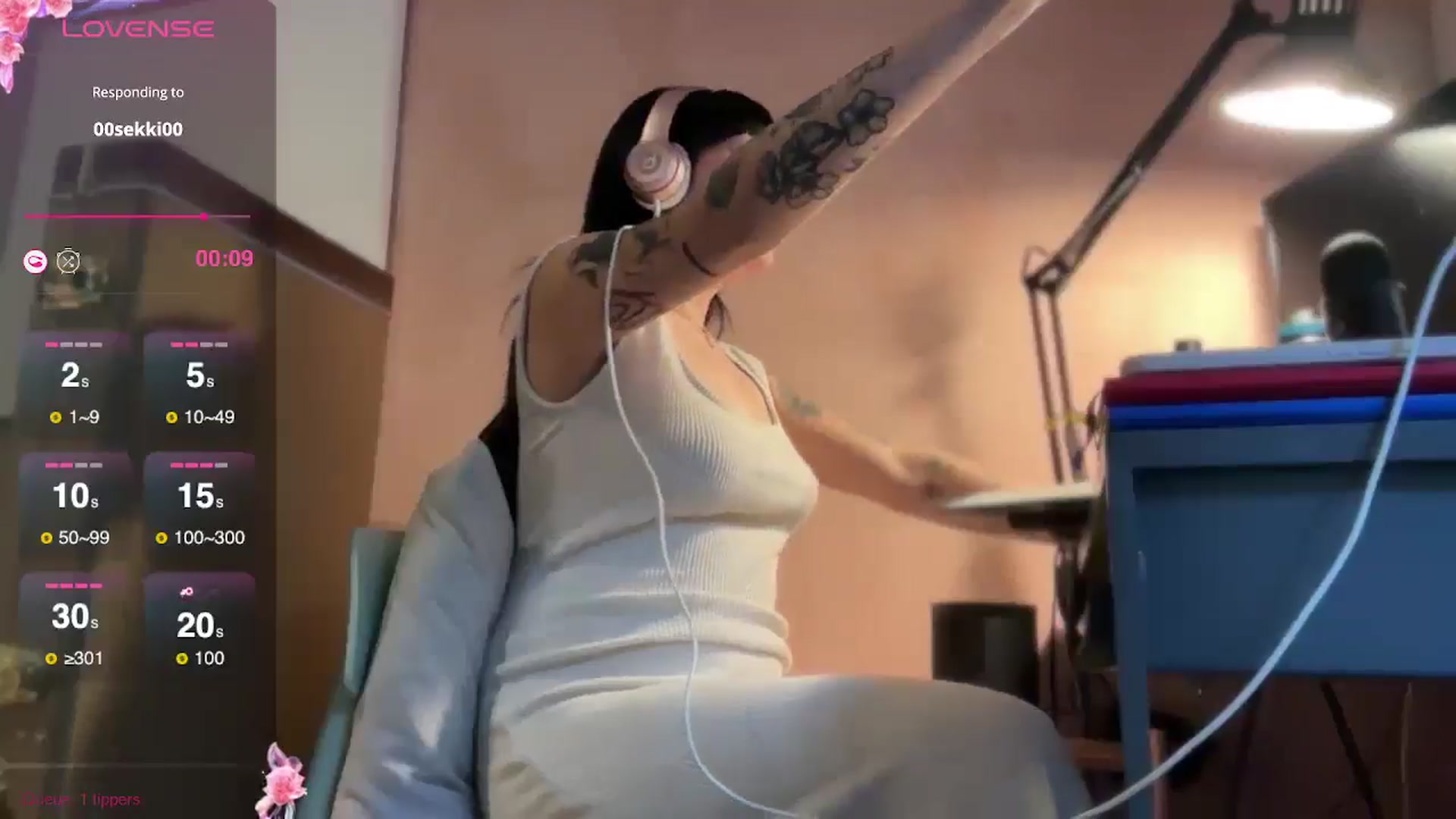 Gallery image thumbnail from luna_tsukiko's myfreecams stream on, 11/16/2024, 16:30 image 12 of 20