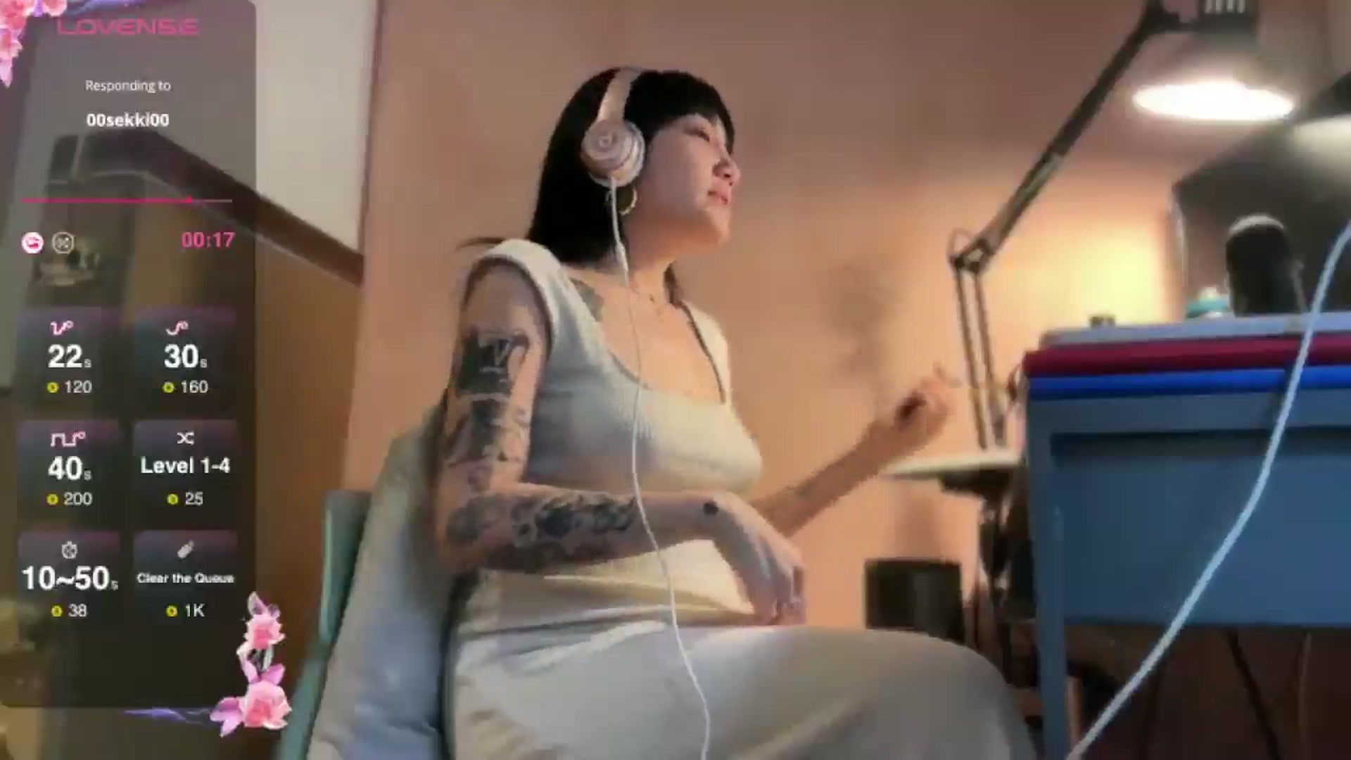 Gallery image thumbnail from luna_tsukiko's myfreecams stream on, 11/16/2024, 16:30 image 11 of 20