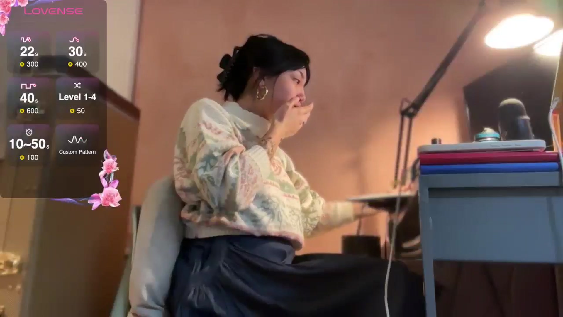 Gallery image thumbnail from luna_tsukiko's myfreecams stream on, 11/20/2024, 14:37 image 13 of 20