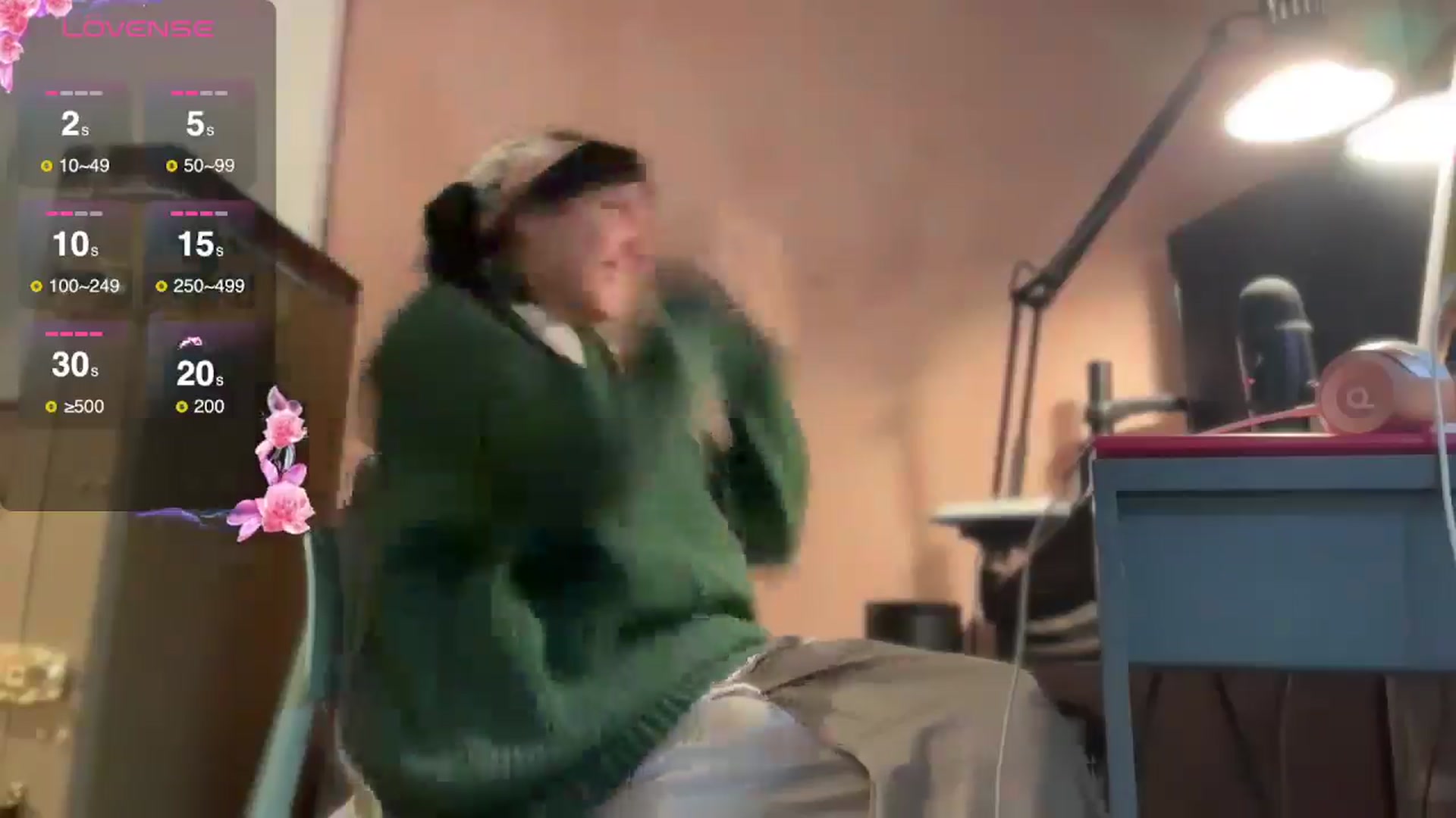 Gallery image thumbnail from luna_tsukiko's myfreecams stream on, 11/21/2024, 13:32 image 16 of 20