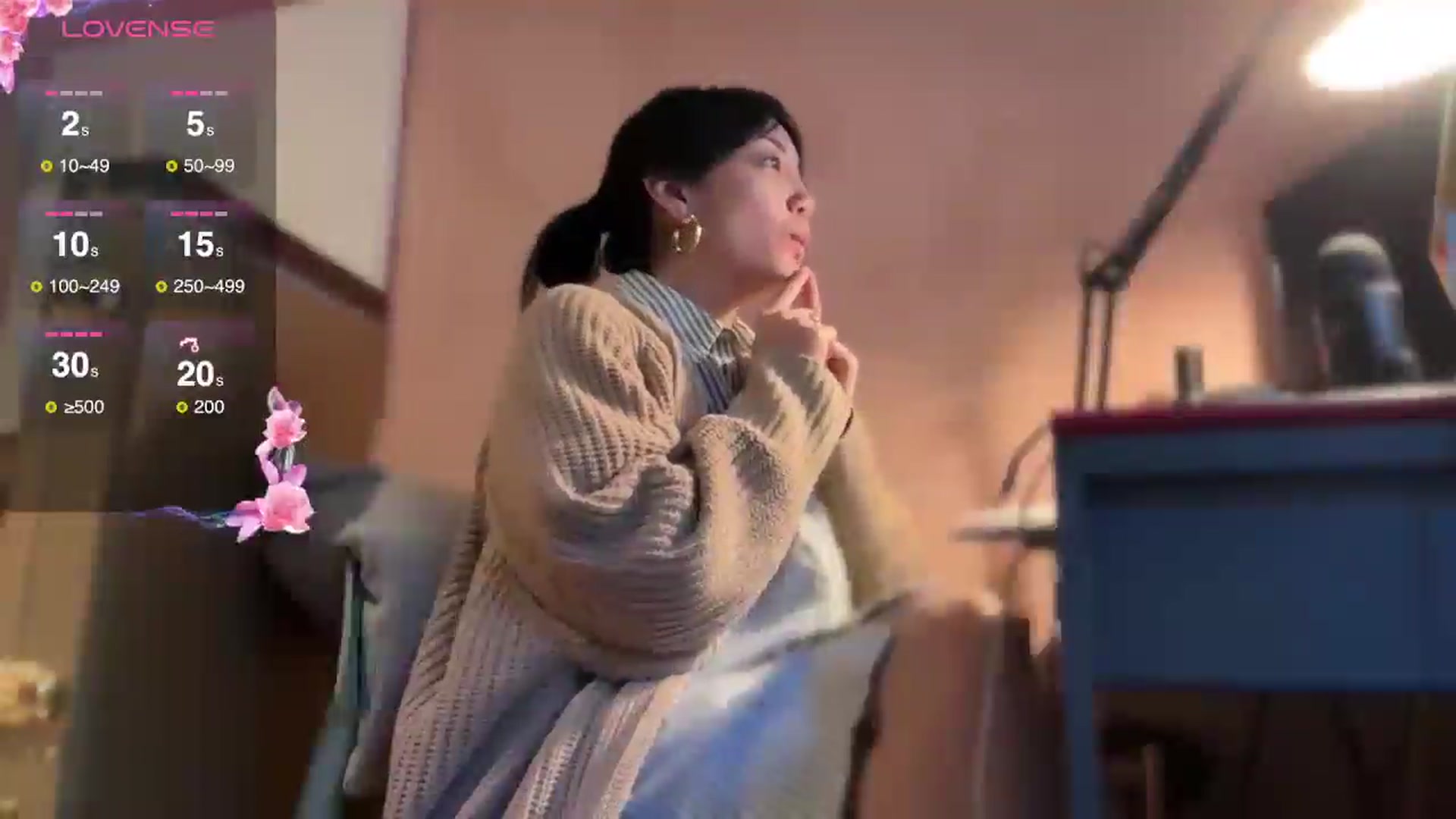 Gallery image thumbnail from luna_tsukiko's myfreecams stream on, 11/26/2024, 15:01 image 17 of 20