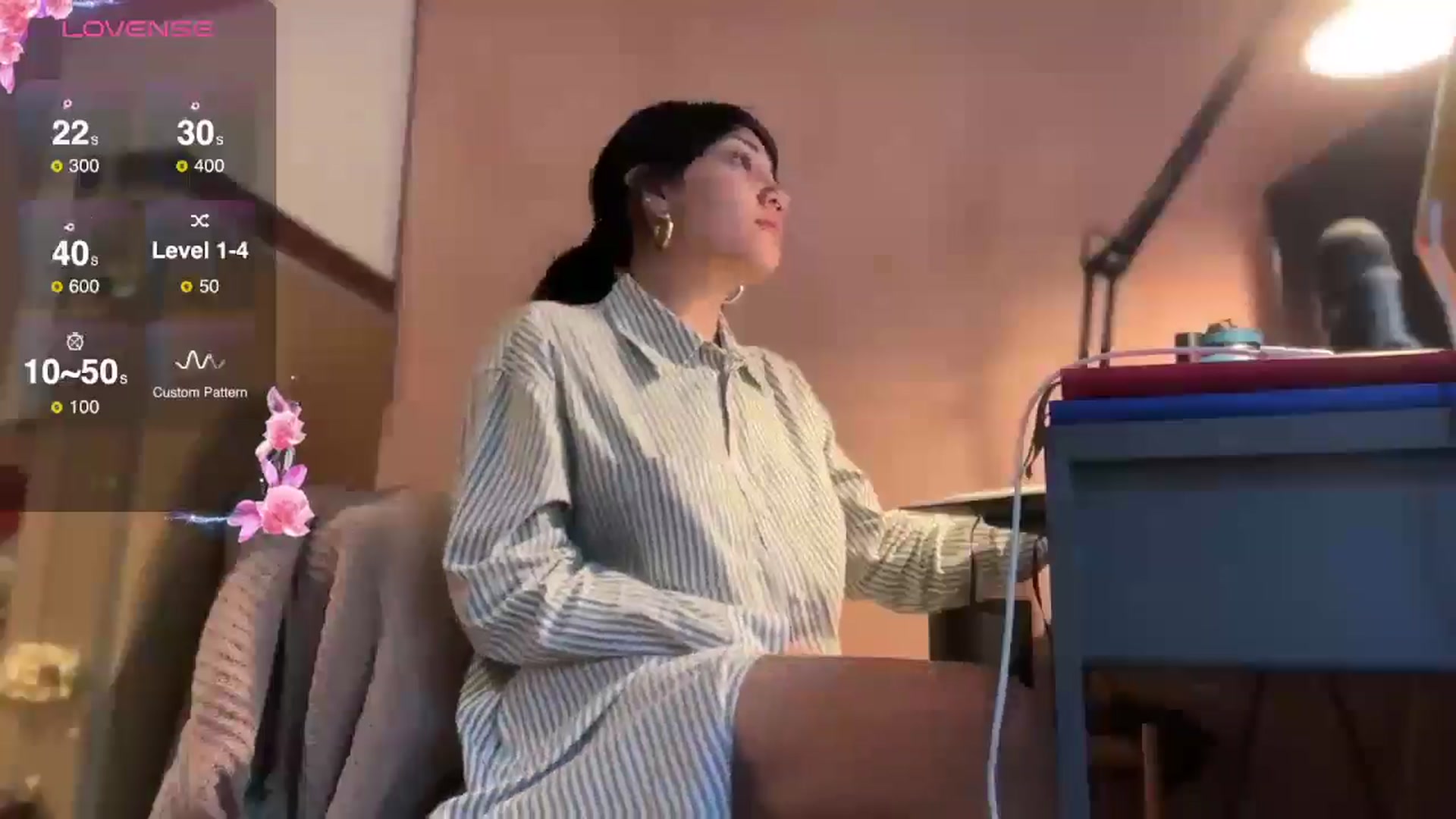 Gallery image thumbnail from luna_tsukiko's myfreecams stream on, 11/26/2024, 18:19 image 11 of 20