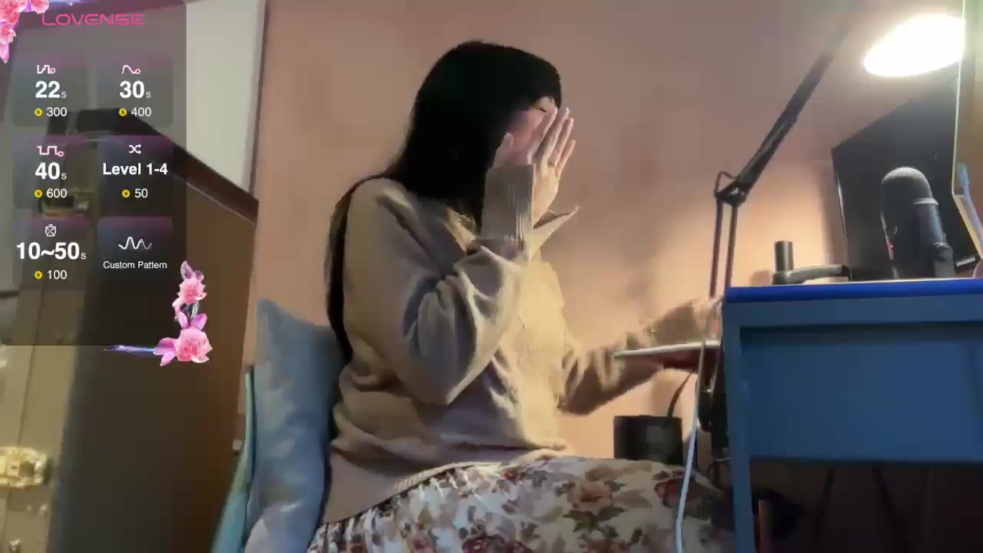 Gallery image thumbnail from luna_tsukiko's myfreecams stream on, 11/27/2024, 14:31 image 9 of 20