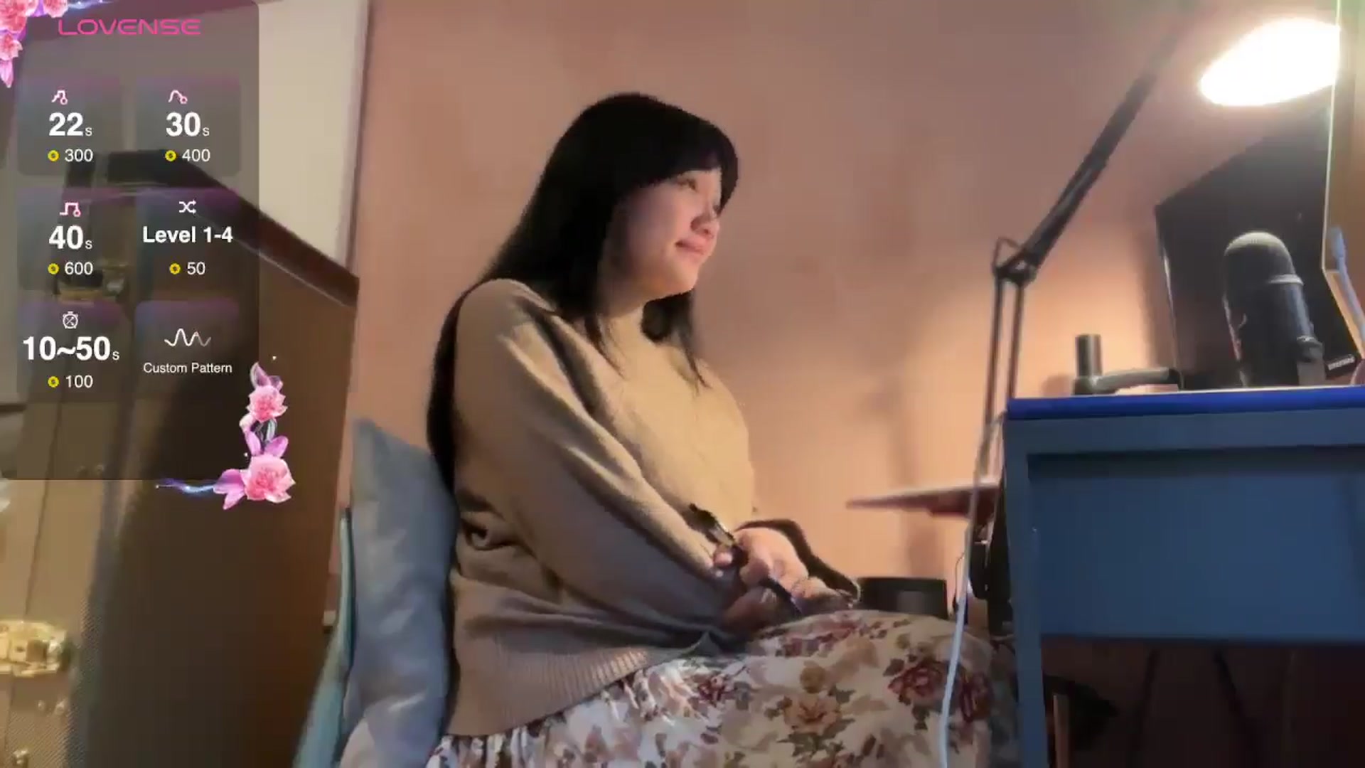 Gallery image thumbnail from luna_tsukiko's myfreecams stream on, 11/27/2024, 14:31 image 6 of 20