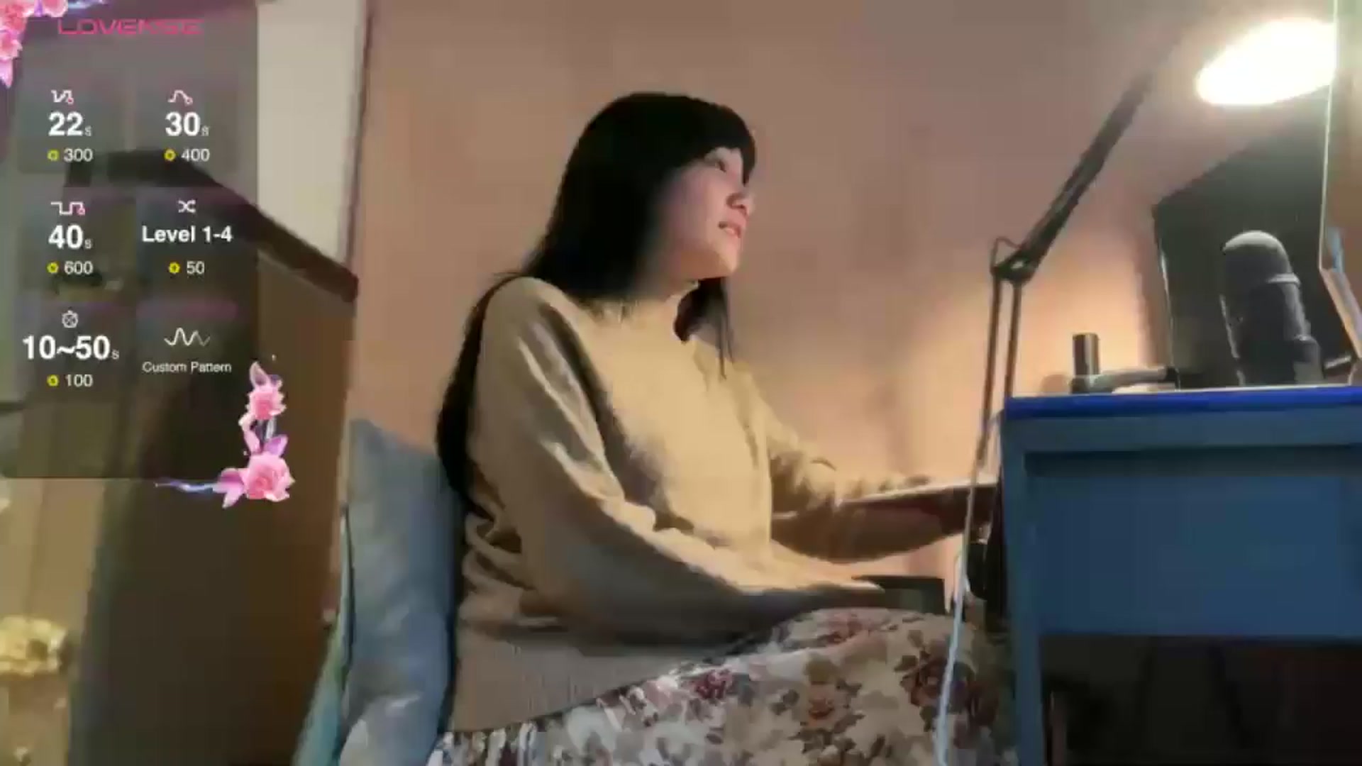 Gallery image thumbnail from luna_tsukiko's myfreecams stream on, 11/27/2024, 14:31 image 4 of 20