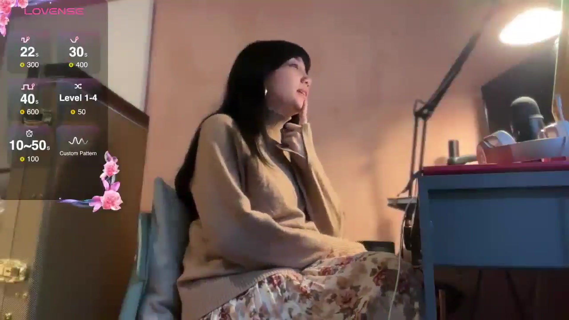 Gallery image thumbnail from luna_tsukiko's myfreecams stream on, 11/27/2024, 15:18 image 14 of 20