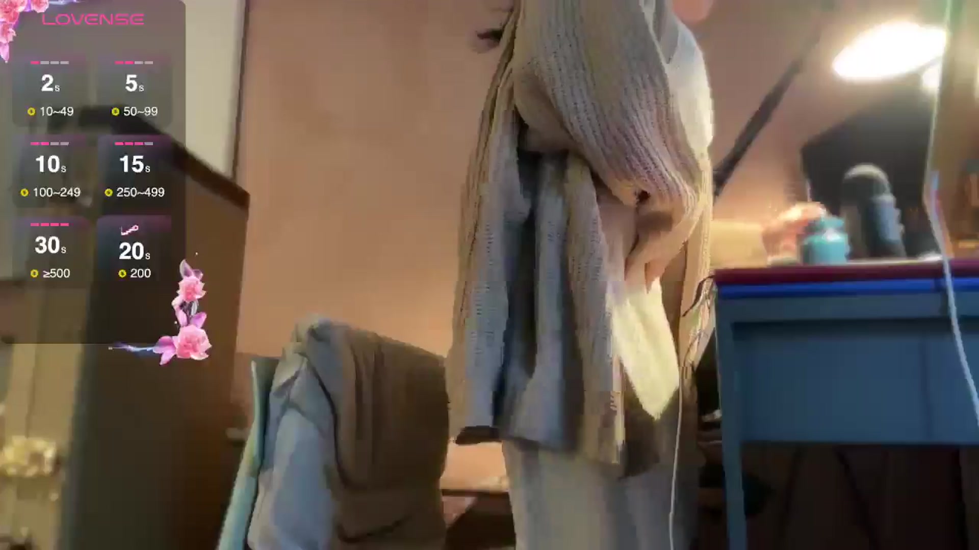 Gallery image thumbnail from luna_tsukiko's myfreecams stream on, 11/28/2024, 16:18 image 3 of 20