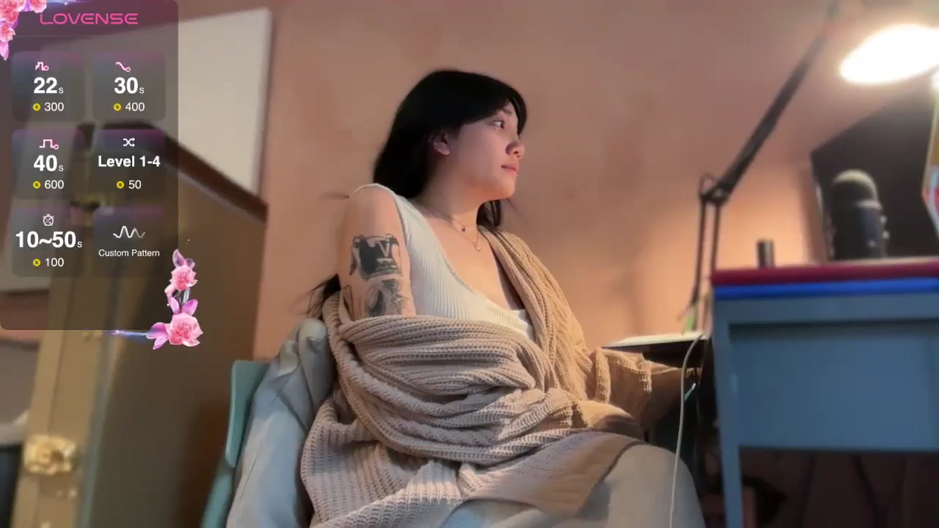 Gallery image thumbnail from luna_tsukiko's myfreecams stream on, 11/28/2024, 18:28 image 11 of 20