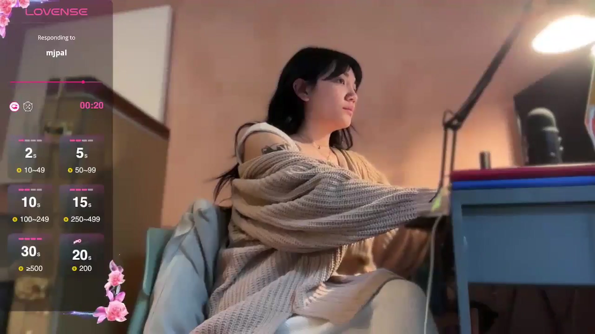 Gallery image thumbnail from luna_tsukiko's myfreecams stream on, 11/28/2024, 18:28 image 9 of 20