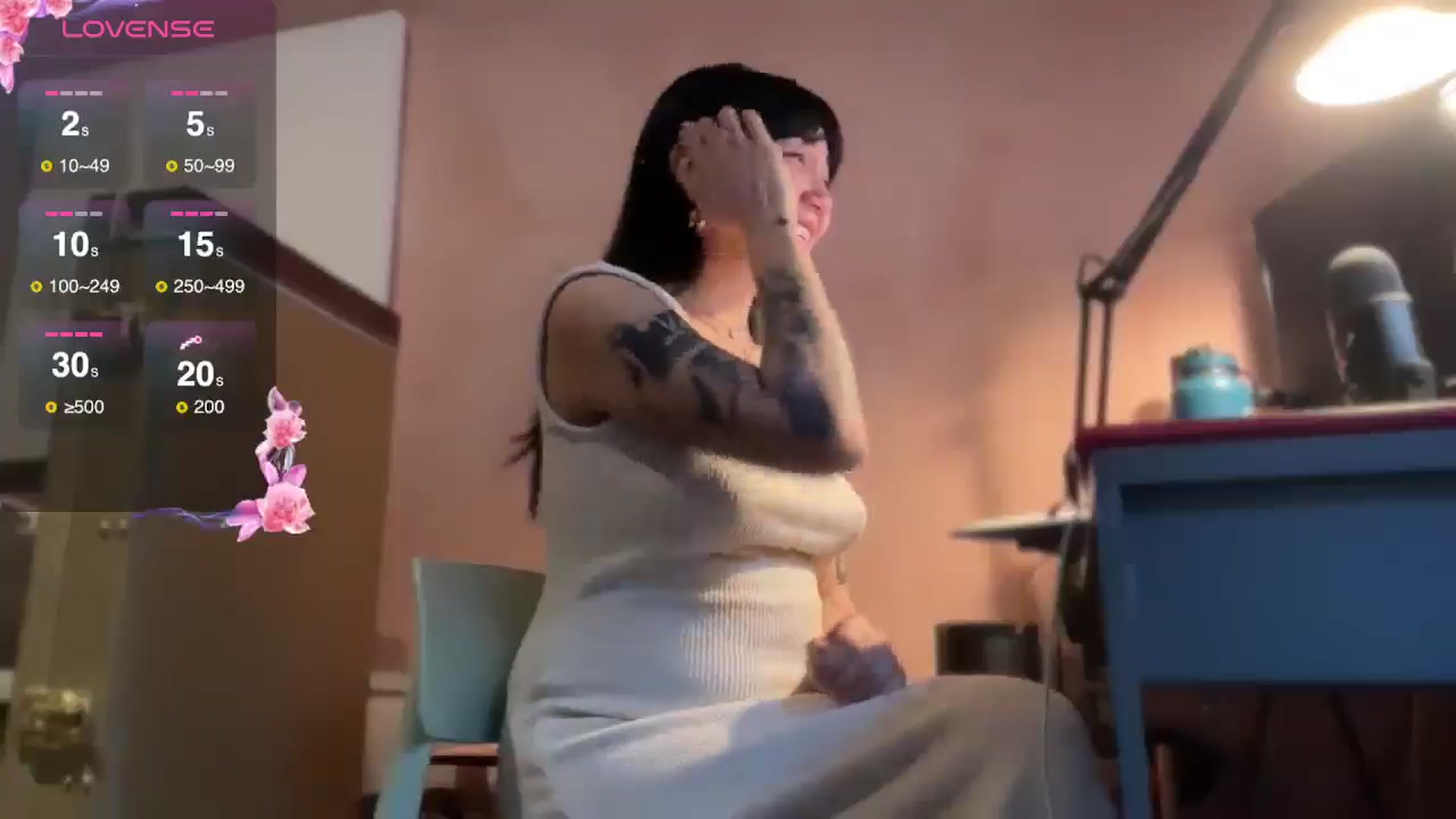 Gallery image thumbnail from luna_tsukiko's myfreecams stream on, 12/02/2024, 15:27 image 16 of 20