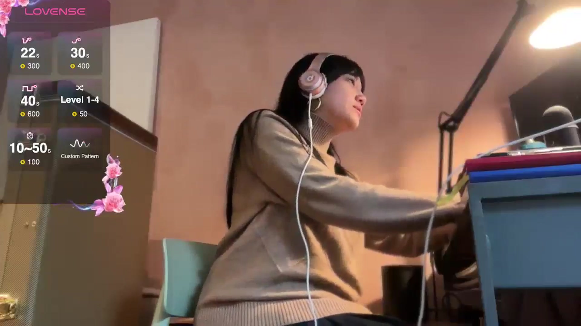Gallery image thumbnail from luna_tsukiko's myfreecams stream on, 12/03/2024, 19:38 image 17 of 20