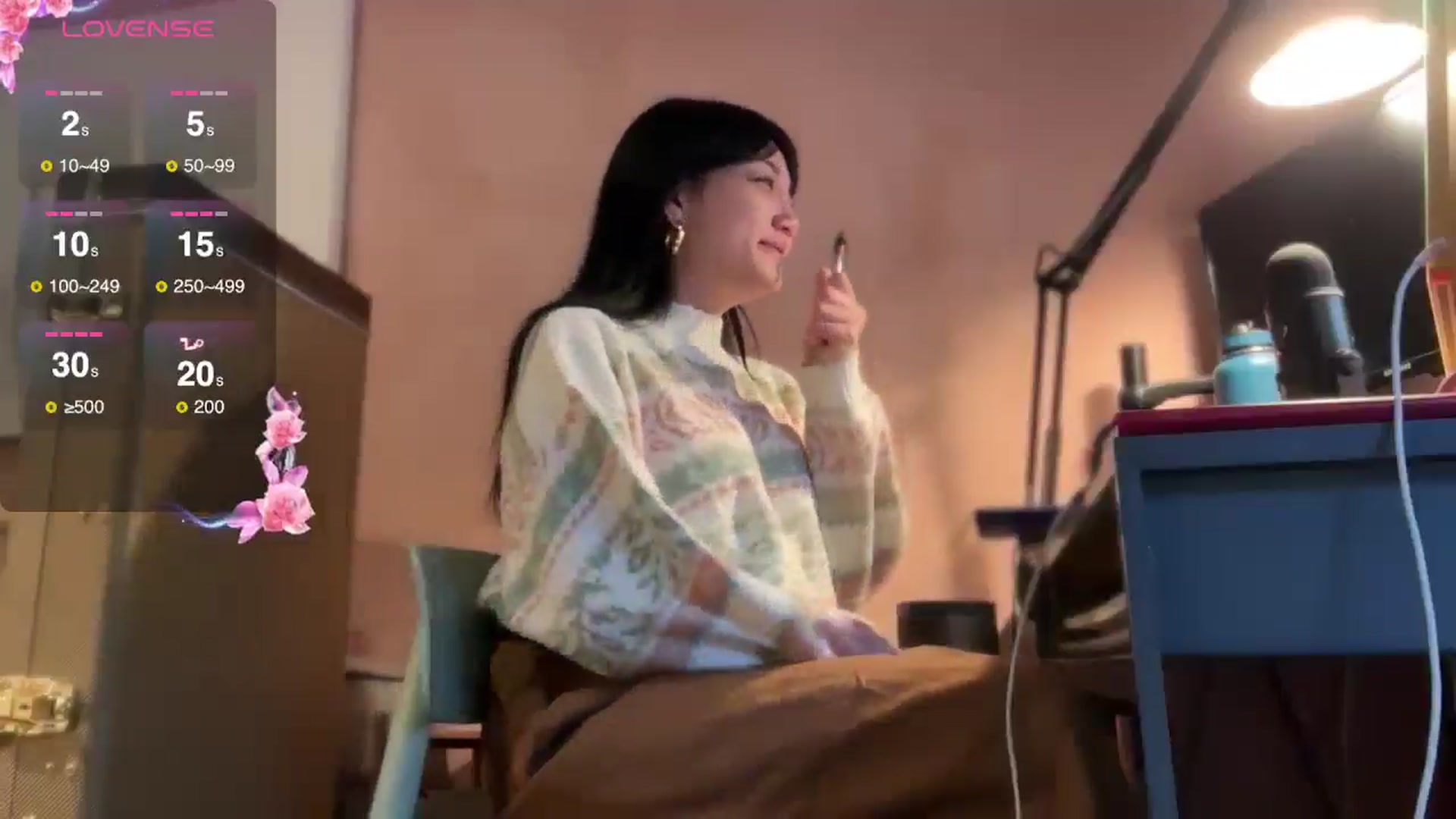 Gallery image thumbnail from luna_tsukiko's myfreecams stream on, 12/04/2024, 15:23 image 11 of 20