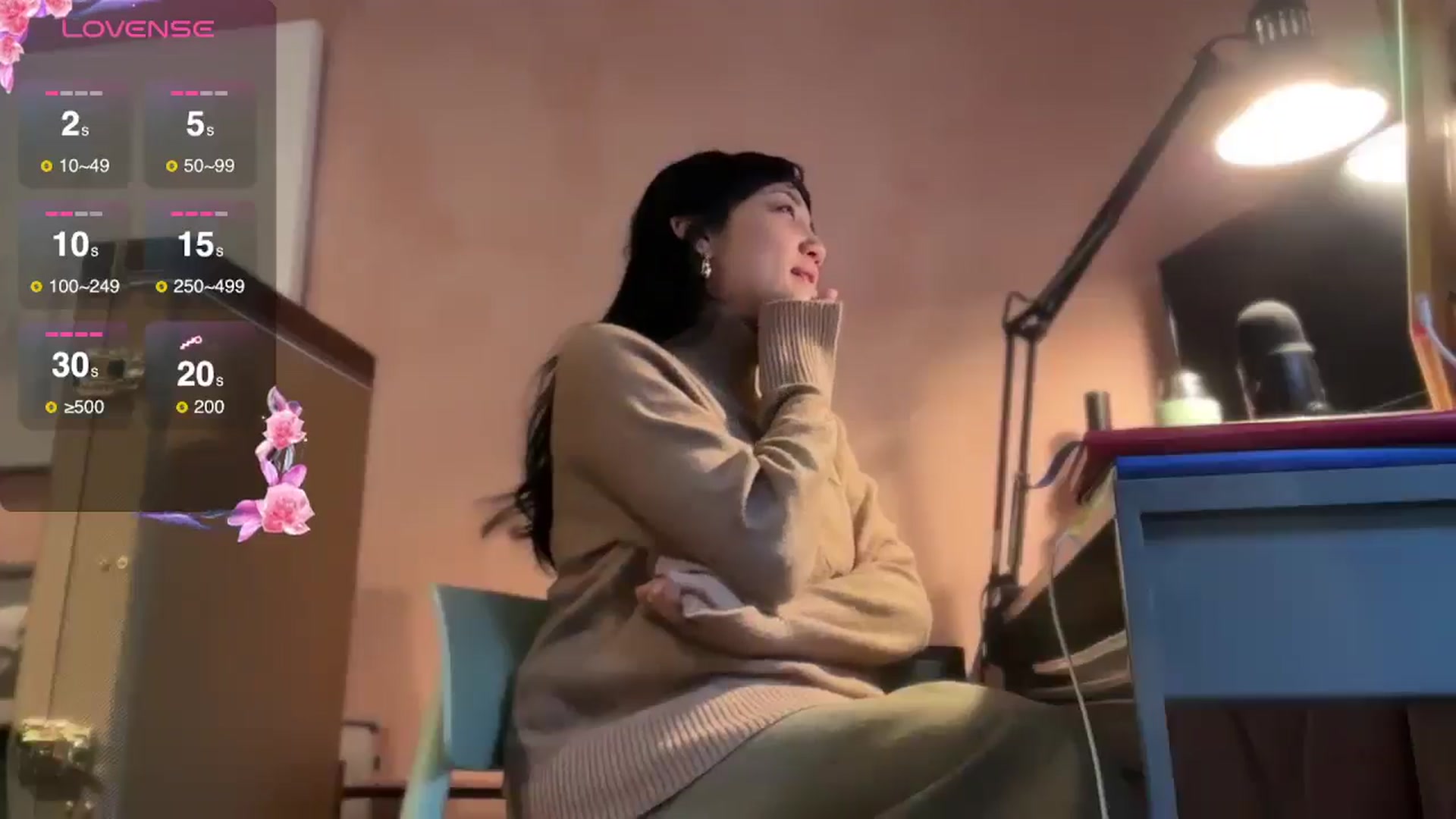 Gallery image thumbnail from luna_tsukiko's myfreecams stream on, 12/17/2024, 15:32 image 12 of 20