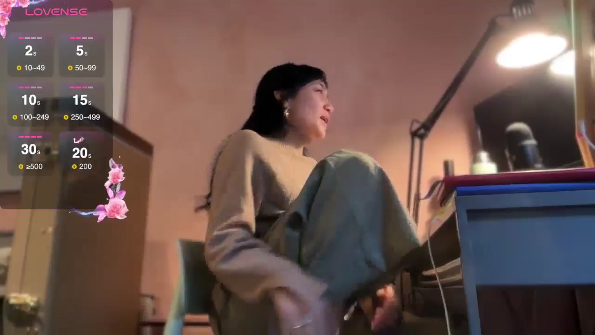 Gallery image thumbnail from luna_tsukiko's myfreecams stream on, 12/17/2024, 15:32 image 7 of 20