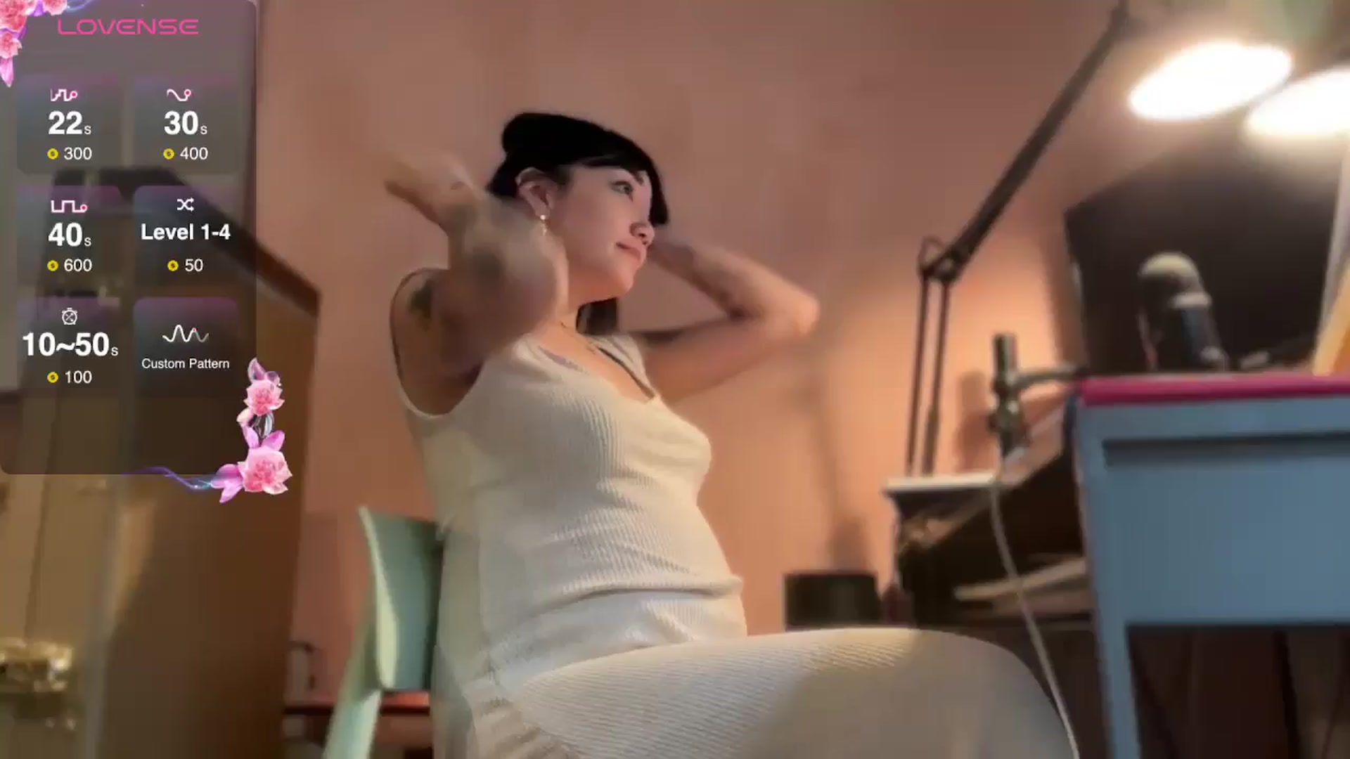 Gallery image thumbnail from luna_tsukiko's myfreecams stream on, 12/23/2024, 16:25 image 1 of 20
