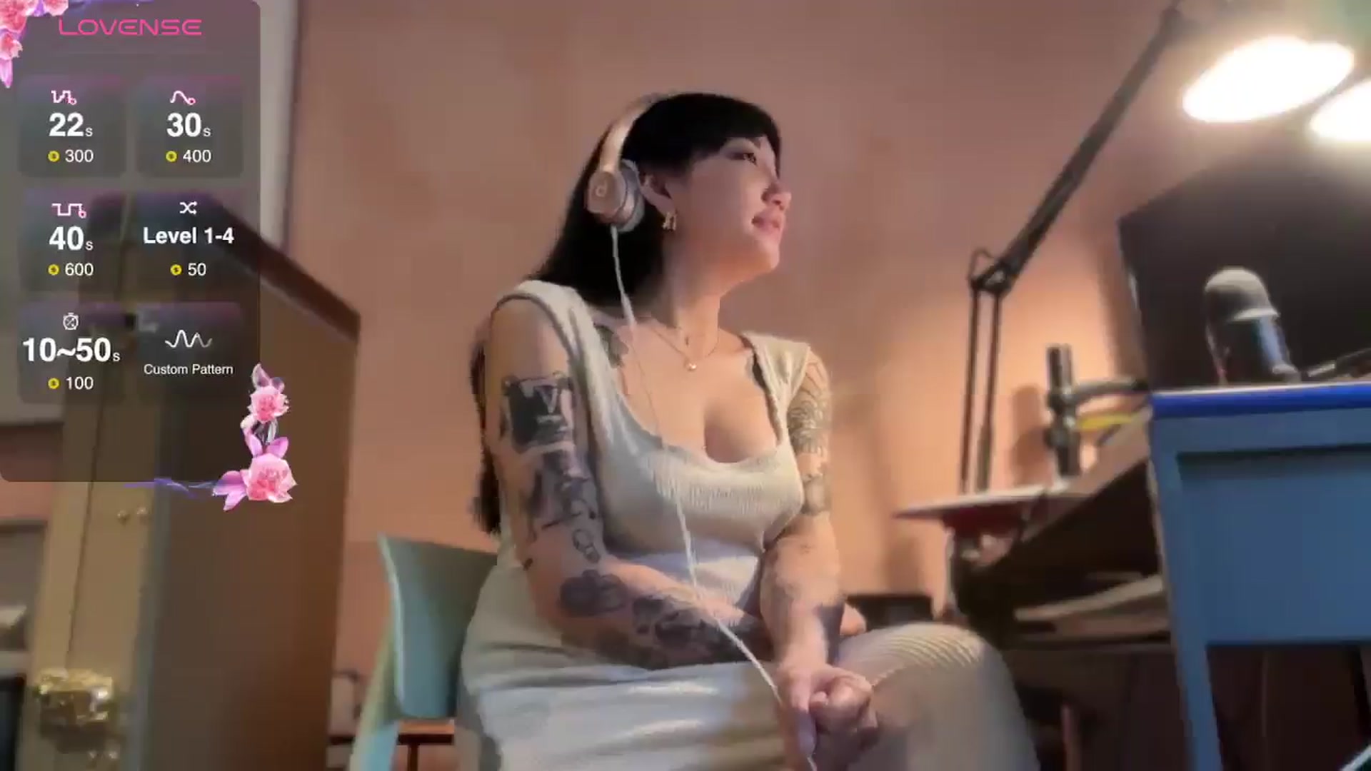 Gallery image thumbnail from luna_tsukiko's myfreecams stream on, 12/26/2024, 18:26 image 20 of 20