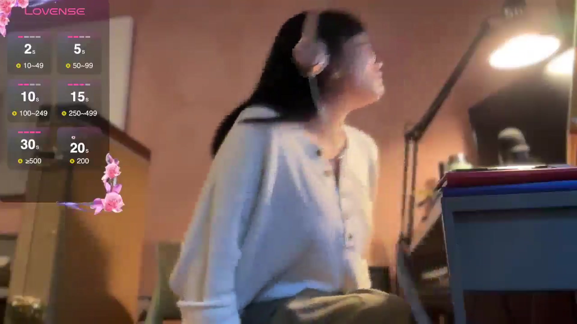 Gallery image thumbnail from luna_tsukiko's myfreecams stream on, 12/27/2024, 16:58 image 7 of 20