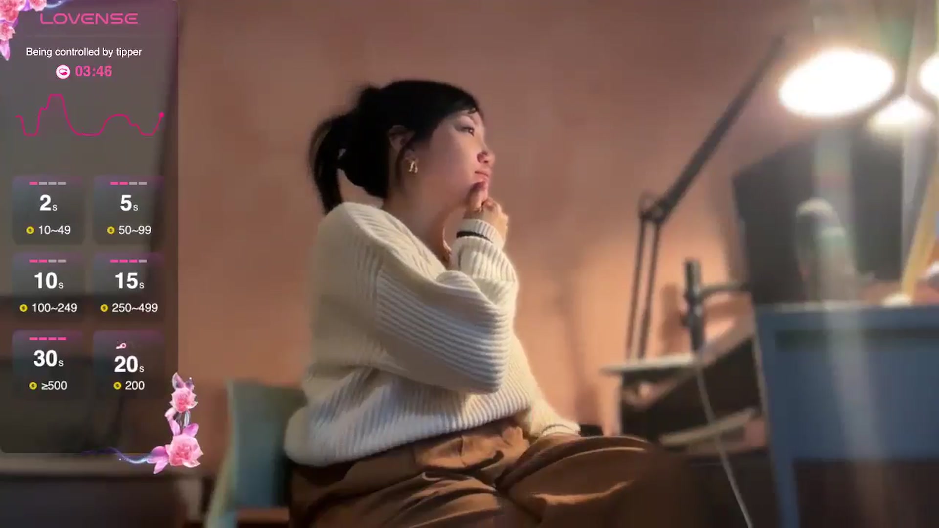 Gallery image thumbnail from luna_tsukiko's myfreecams stream on, 12/30/2024, 15:25 image 9 of 20