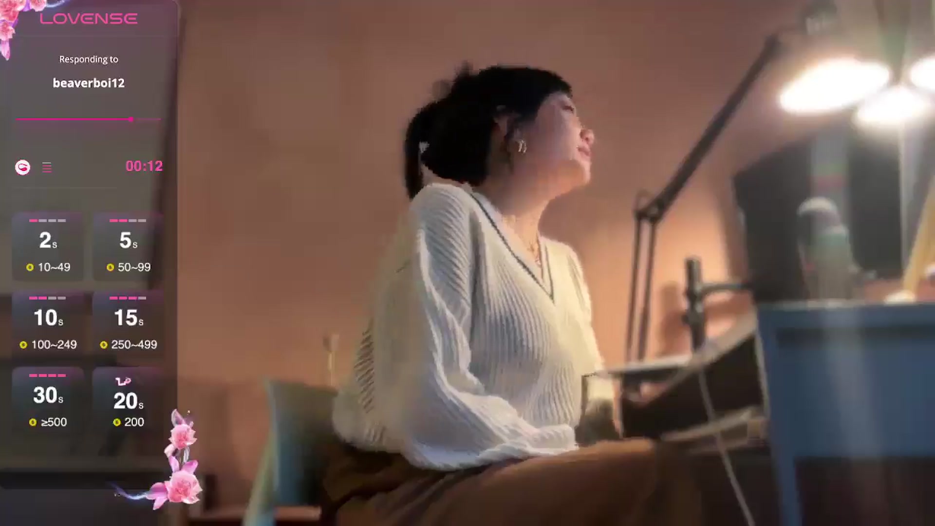 Gallery image thumbnail from luna_tsukiko's myfreecams stream on, 12/30/2024, 15:25 image 4 of 20