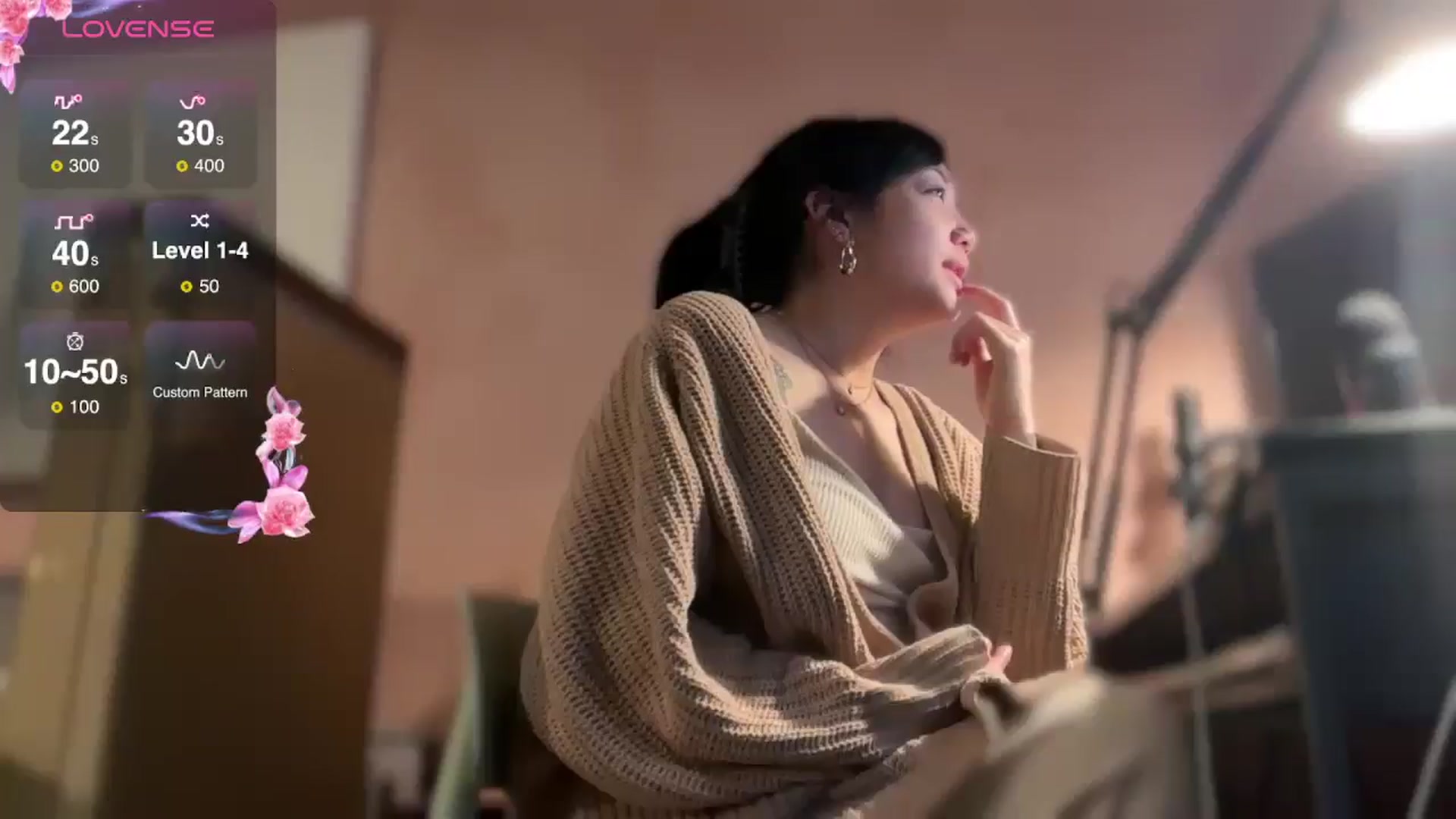 Gallery image thumbnail from luna_tsukiko's myfreecams stream on, 01/15/2025, 13:29 image 4 of 20