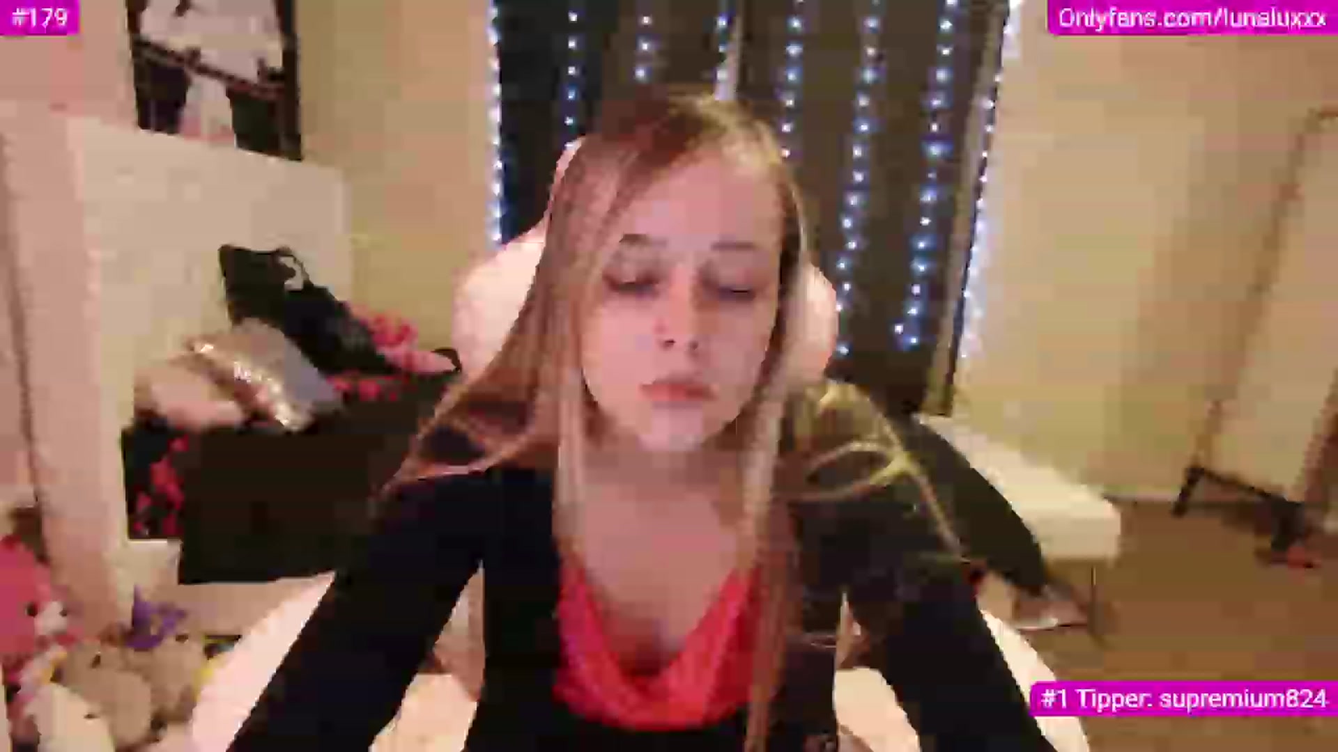 Gallery image thumbnail from lunalovelyy's myfreecams stream on, 12/01/2022, 09:43 image 13 of 20