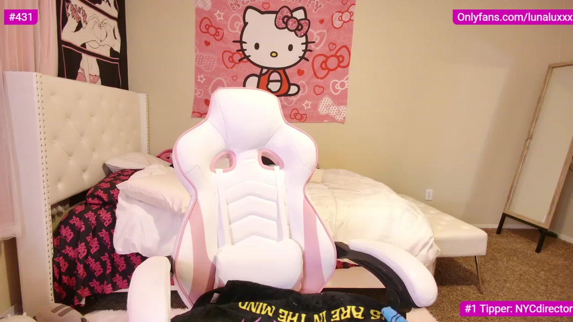 Gallery image thumbnail from lunalovelyy's myfreecams stream on, 01/04/2023, 08:23 image 1 of 20