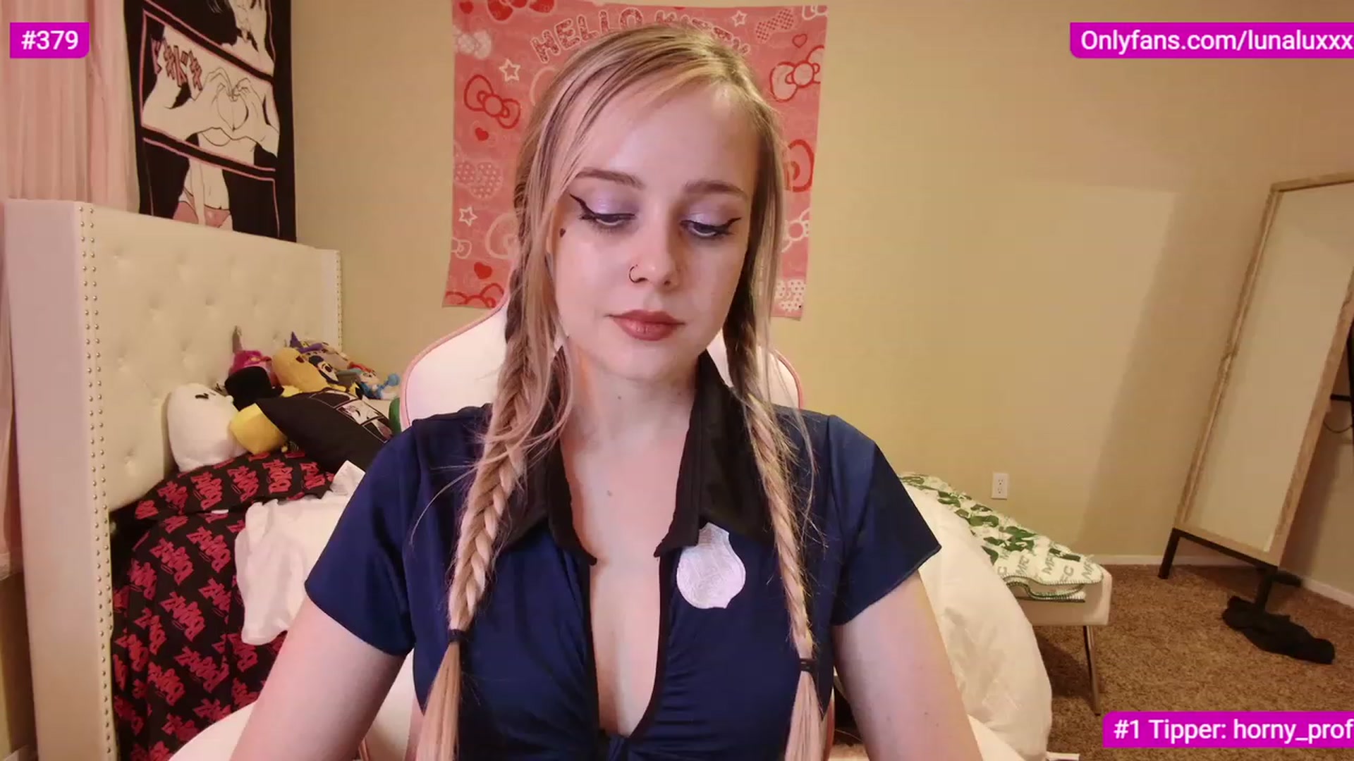 Gallery image thumbnail from lunalovelyy's myfreecams stream on, 01/12/2023, 02:54 image 4 of 20