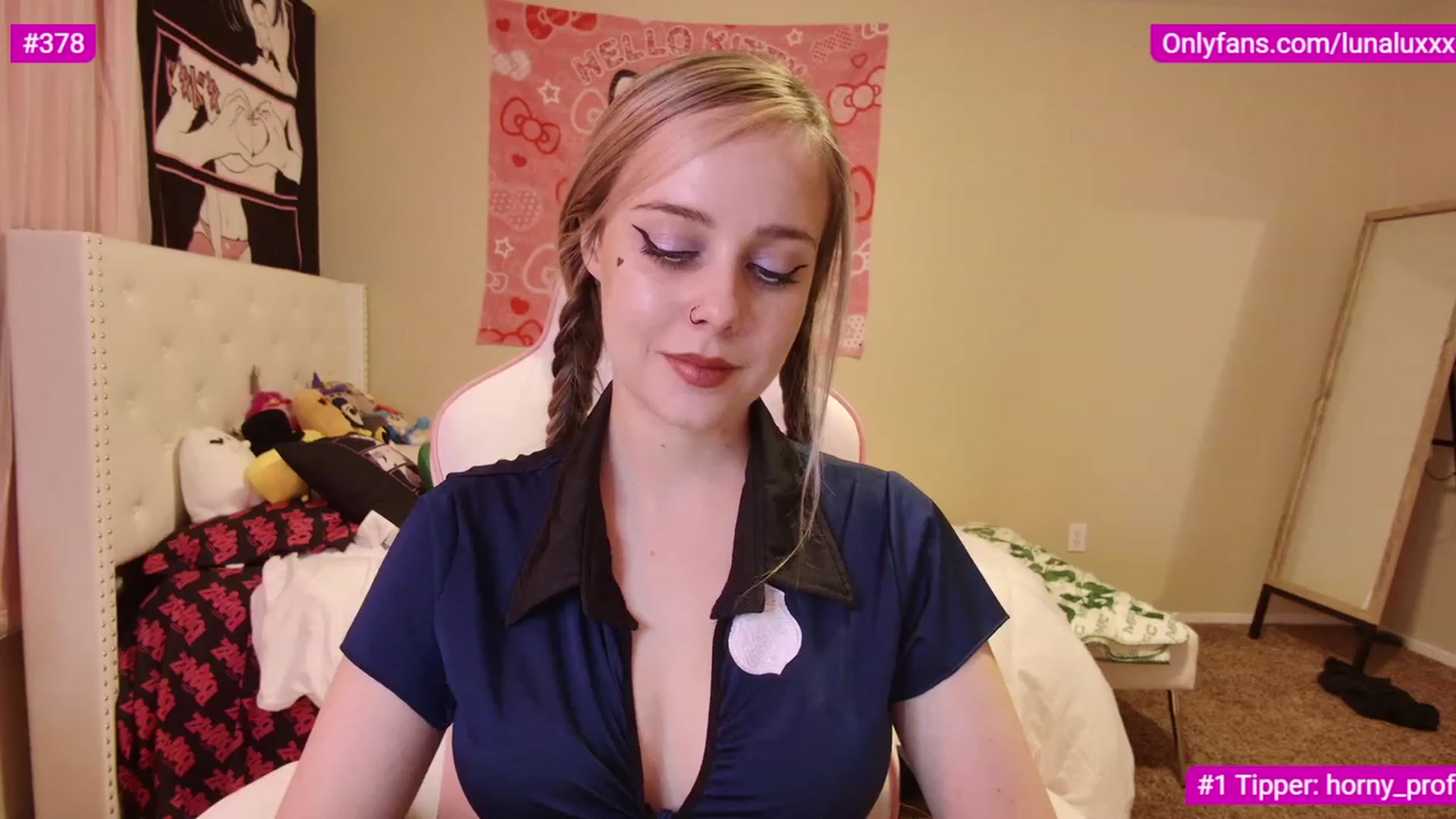 Gallery image thumbnail from lunalovelyy's myfreecams stream on, 01/12/2023, 02:54 image 3 of 20