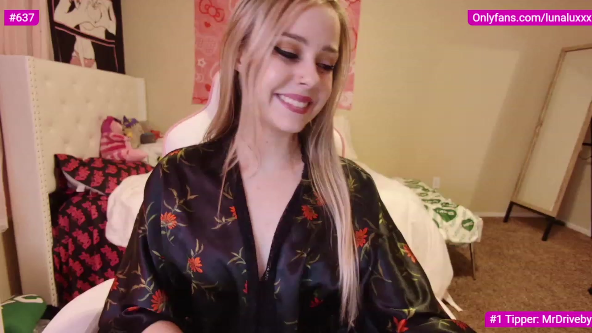 Gallery image thumbnail from lunalovelyy's myfreecams stream on, 01/19/2023, 06:33 image 4 of 20