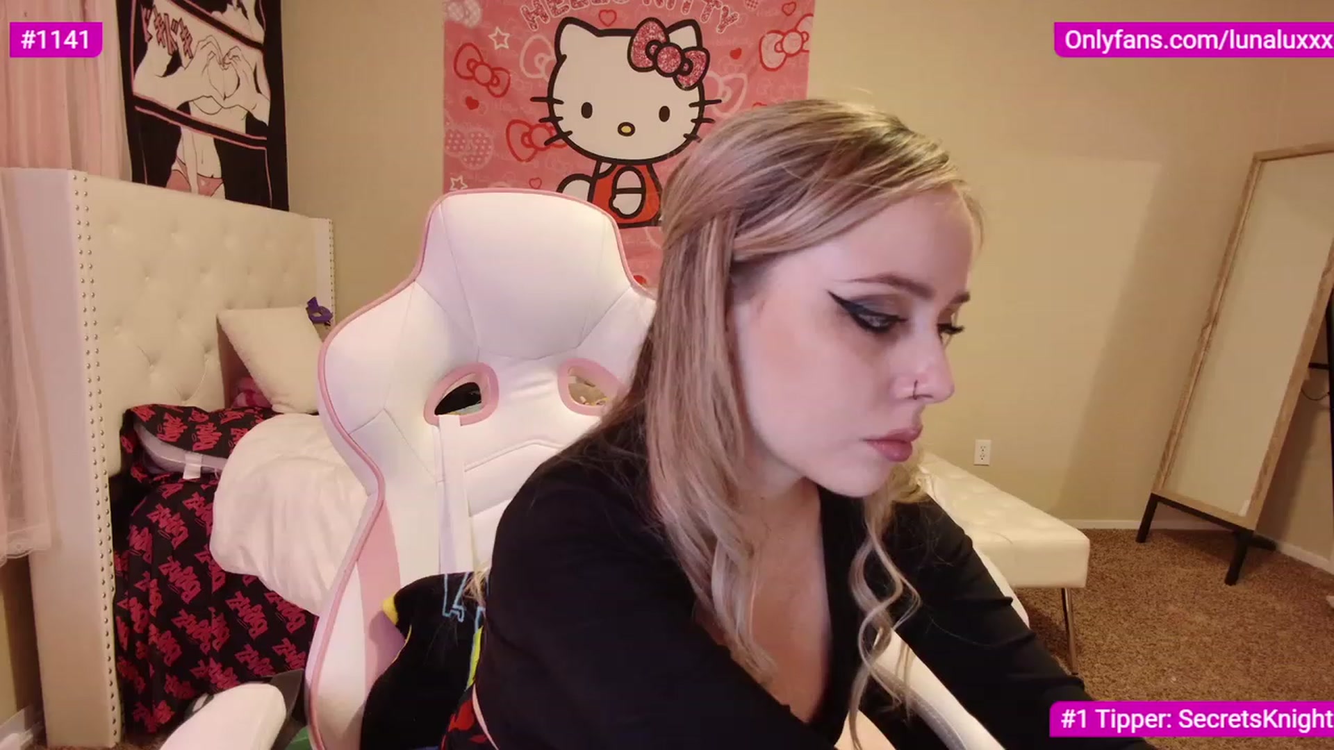 Gallery image thumbnail from lunalovelyy's myfreecams stream on, 01/31/2023, 06:11 image 6 of 20