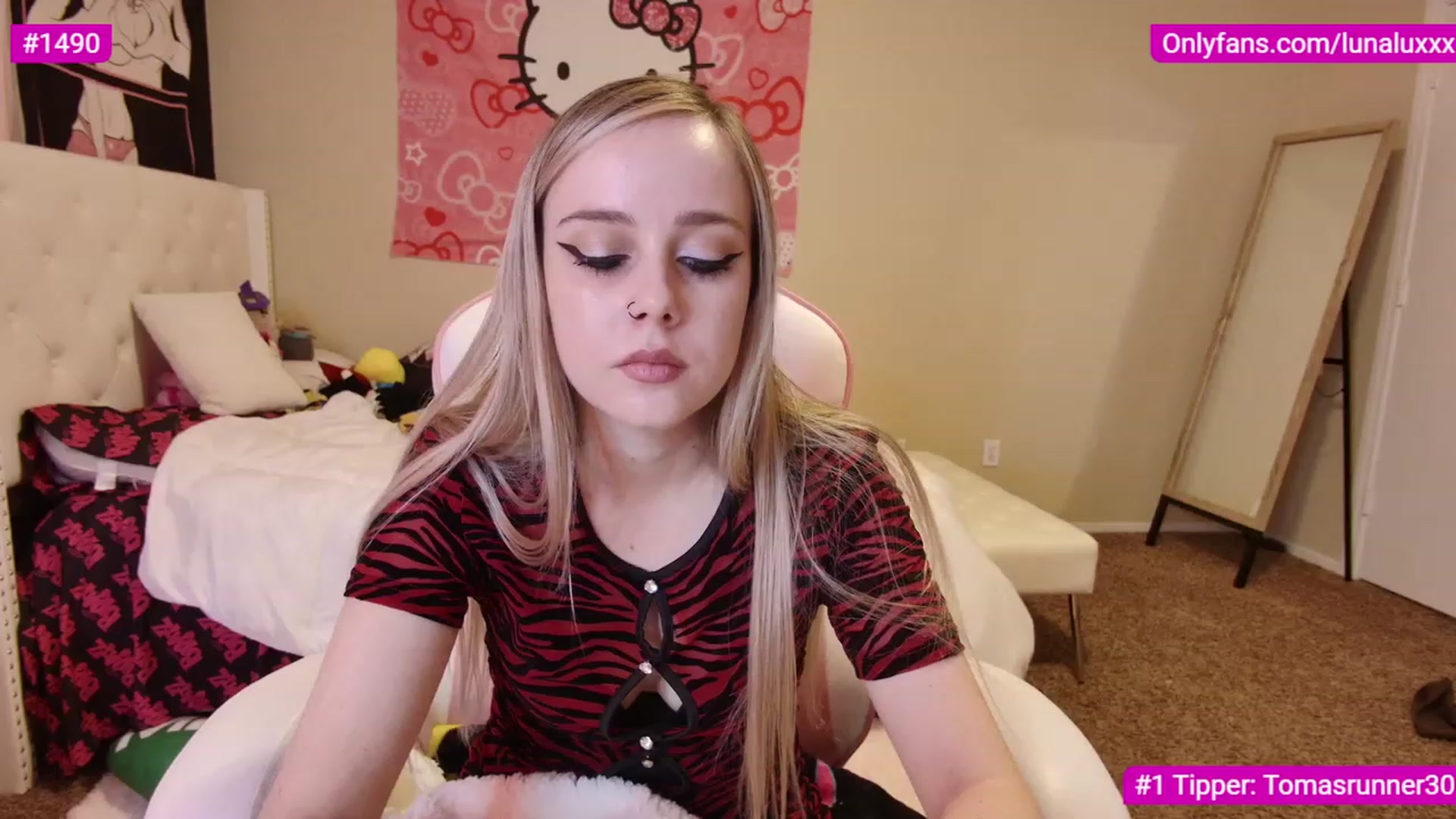 Gallery image thumbnail from lunalovelyy's myfreecams stream on, 02/03/2023, 03:13 image 4 of 20